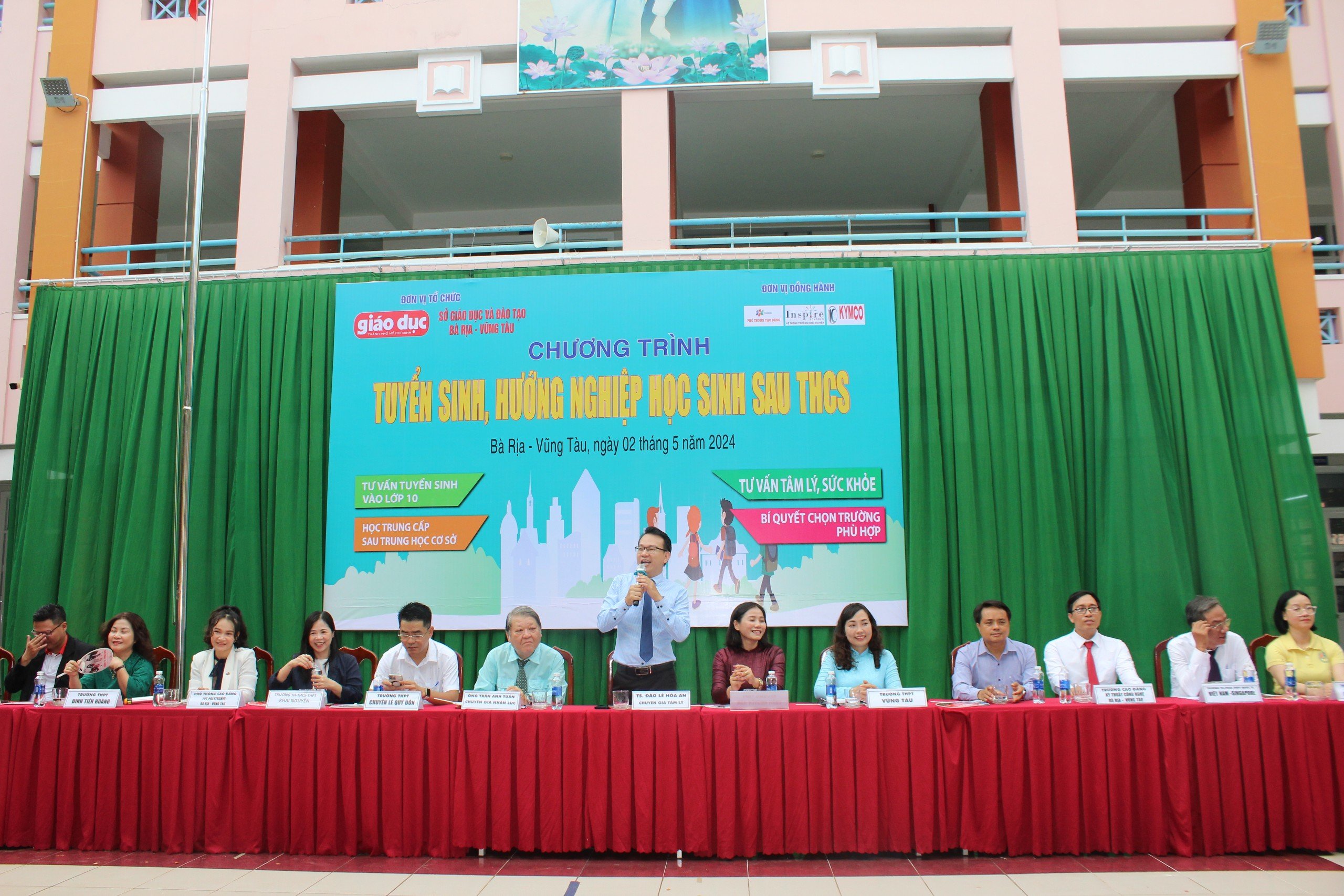 Chuyên gia tâm lý Đào Lê Hòa An tư vấn hướng nghiệp cho HS lớp 9 tại TP.Vũng Tàu.