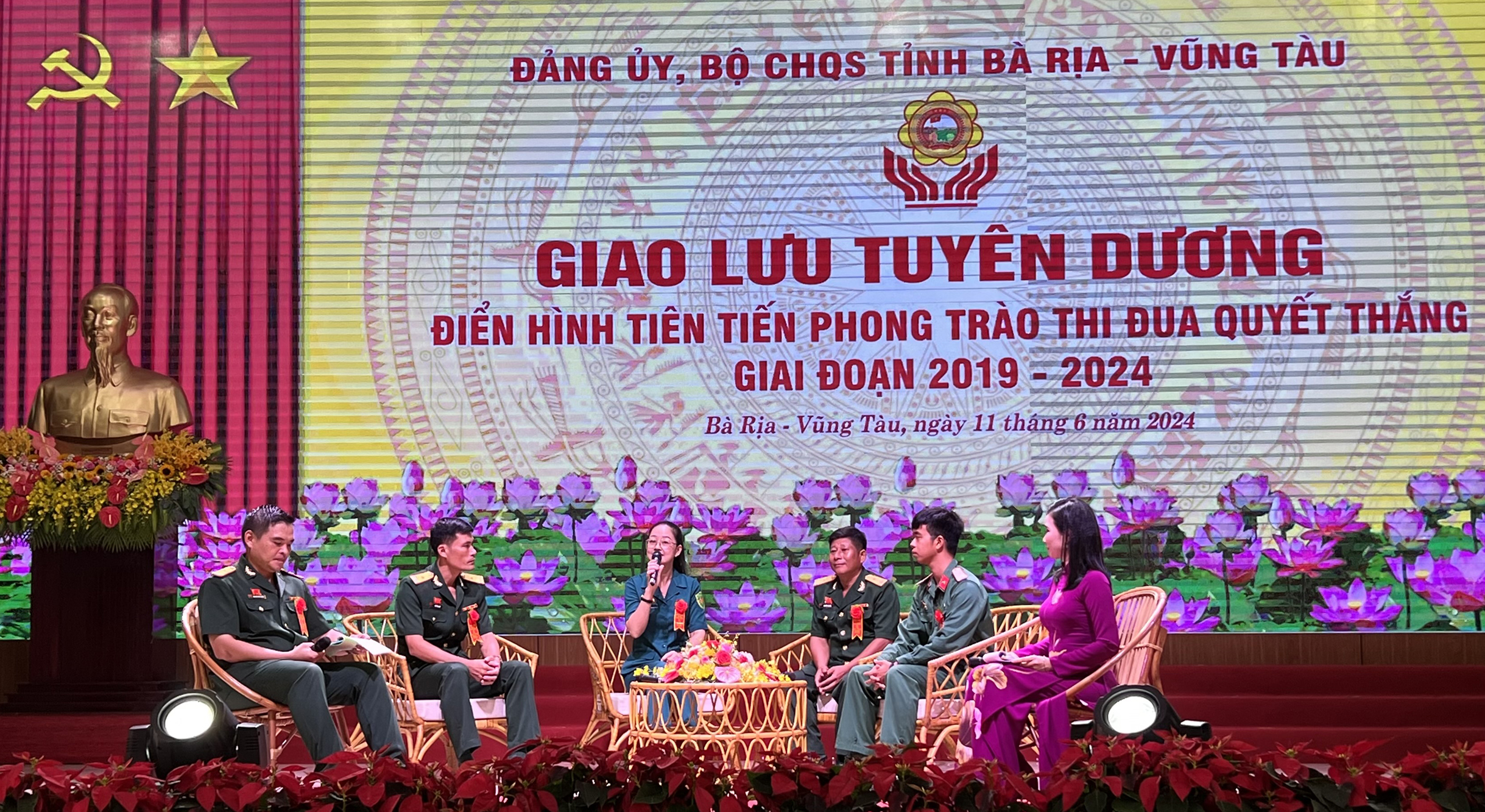 Các điển hình trong phong trào Thi đua Quyết thắng giai đoạn 2019 - 2024 giao lưu tại chương trình.