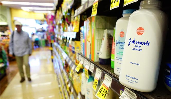 Sản phẩm của J&J bày bán tại một siêu thị ở California, Mỹ.