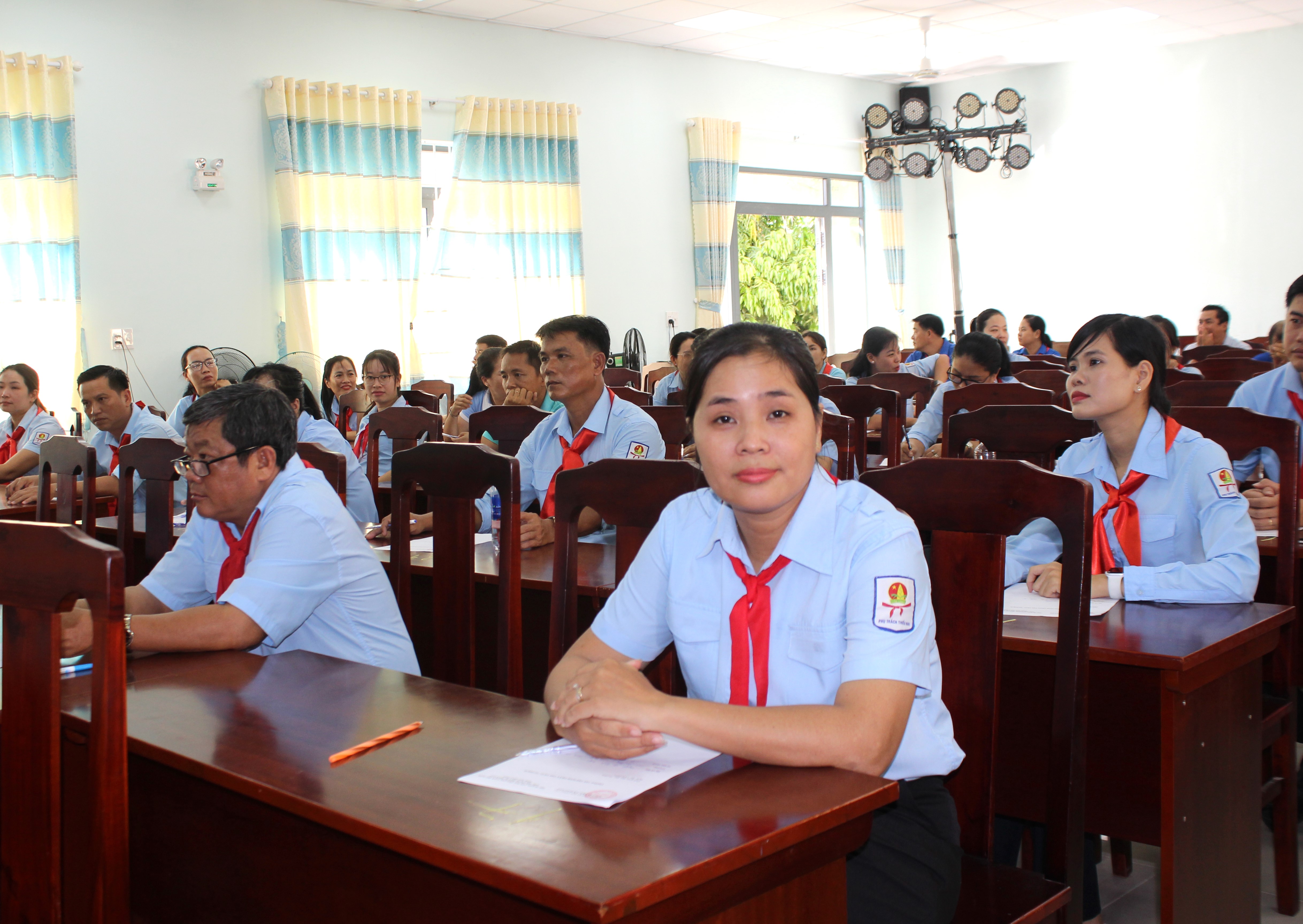 Tham dự hội thi có 54 GV Tổng phụ trách Đội thuộc 6 Phòng GD-ĐT.