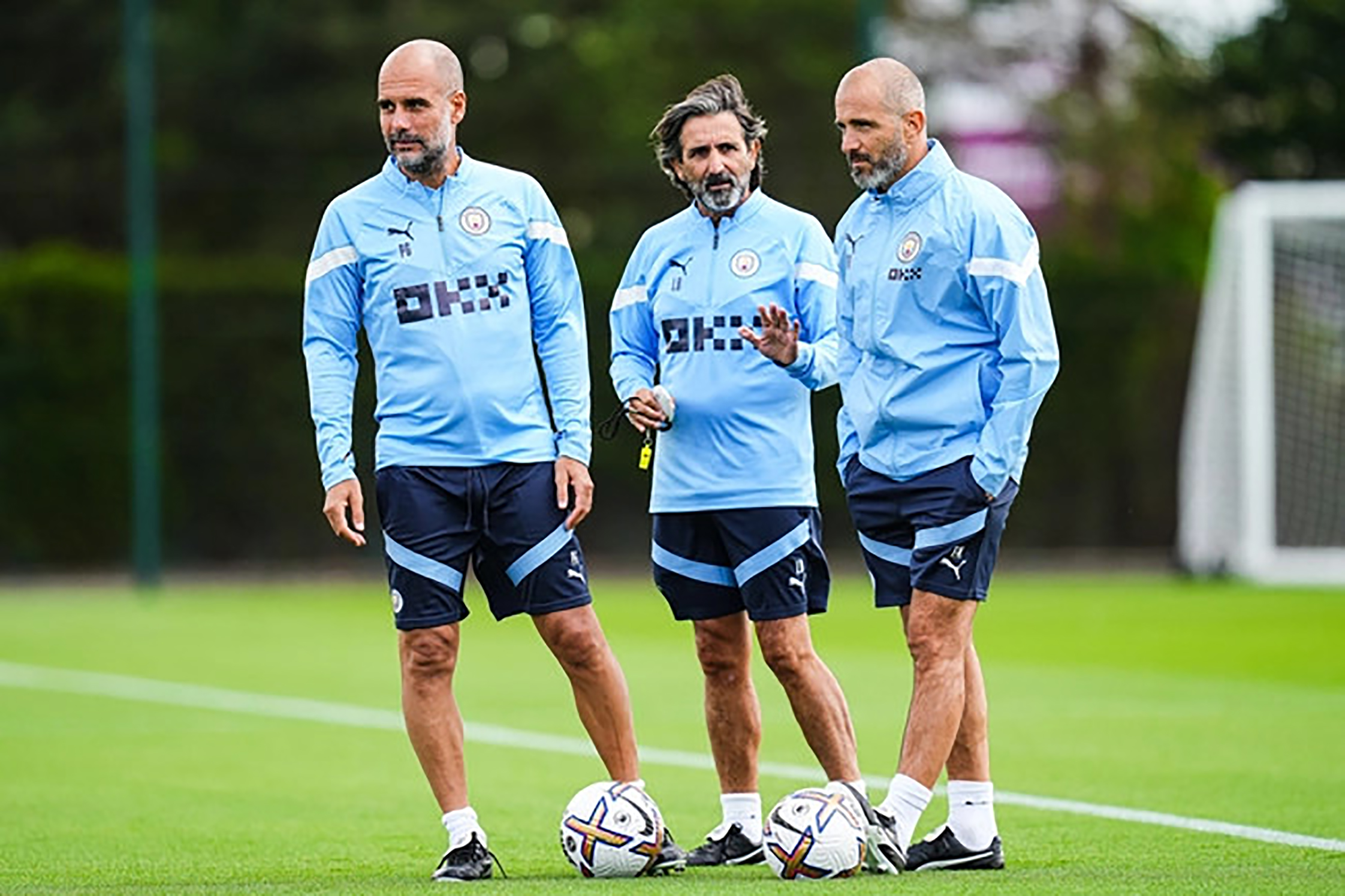 Maresca (phải) từng là trợ lý phụ trách trận đấu của Pep Guardiola.