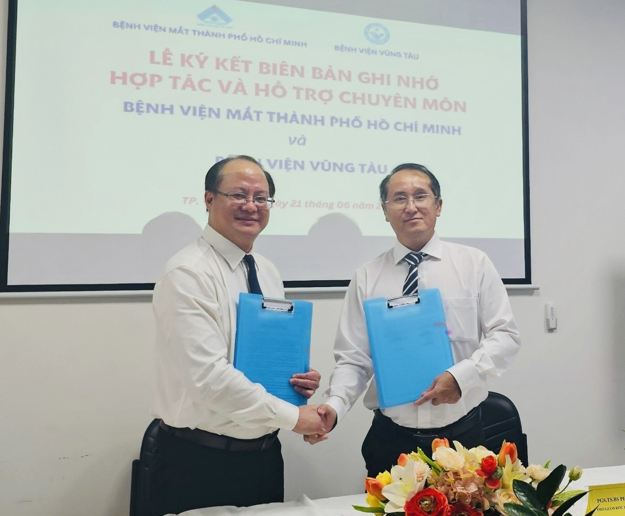 Lãnh đạo Bệnh viện Mắt TP.Hồ Chí Minh và Bệnh viện Vũng Tàu ký kết hợp tác giữa 2 đơn vị.