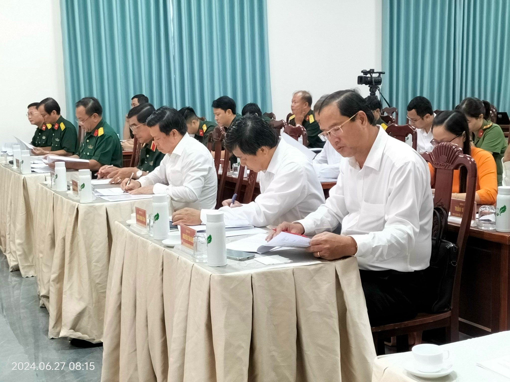 Các đại biểu tham dự hội nghị.