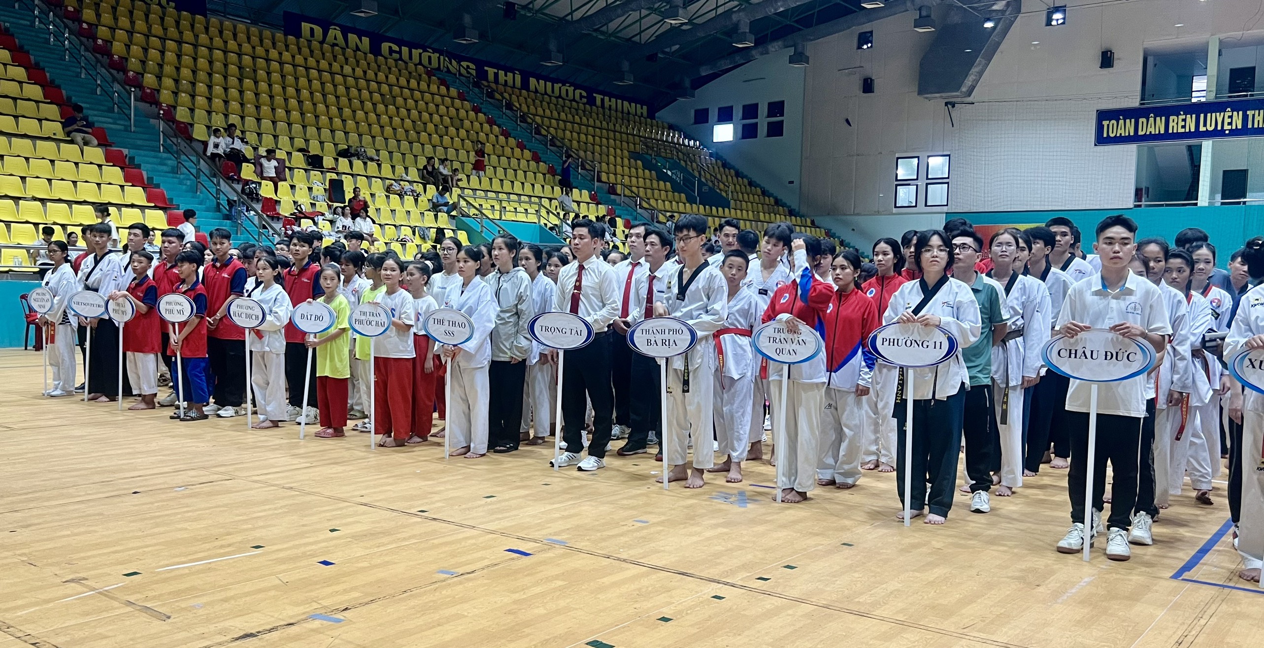 Các đoàn tham dự giải taewondo các lứa tuổi tỉnh năm 2024.