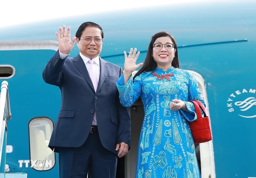 Thủ tướng Phạm Minh Chính và Phu nhân rời Hà Nội, lên đường thăm chính thức Hàn Quốc.