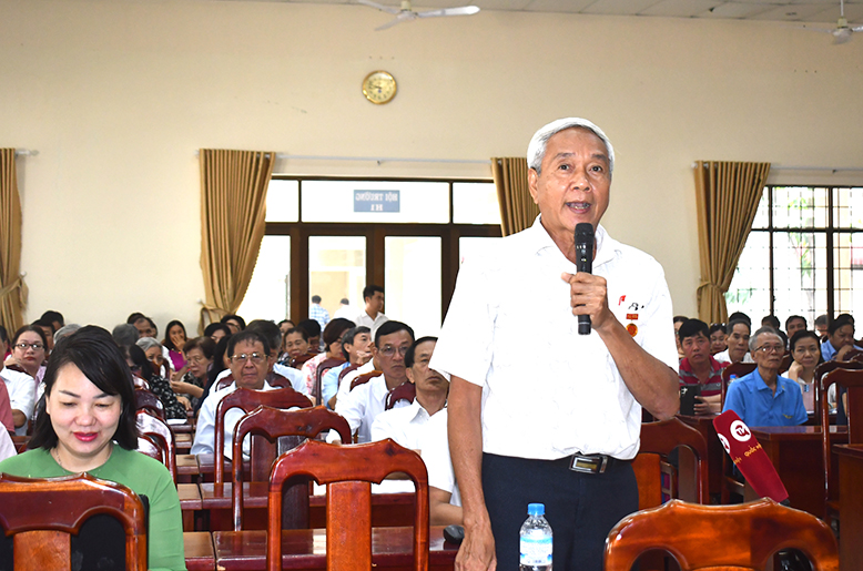 Cử tri Dương Văn Dũng (phường Thắng Tam, TP.Vũng Tàu) bày tỏ vui mừng trước thông tin  tăng lương cơ sở từ 1/7. Ảnh: AN NHIÊN.