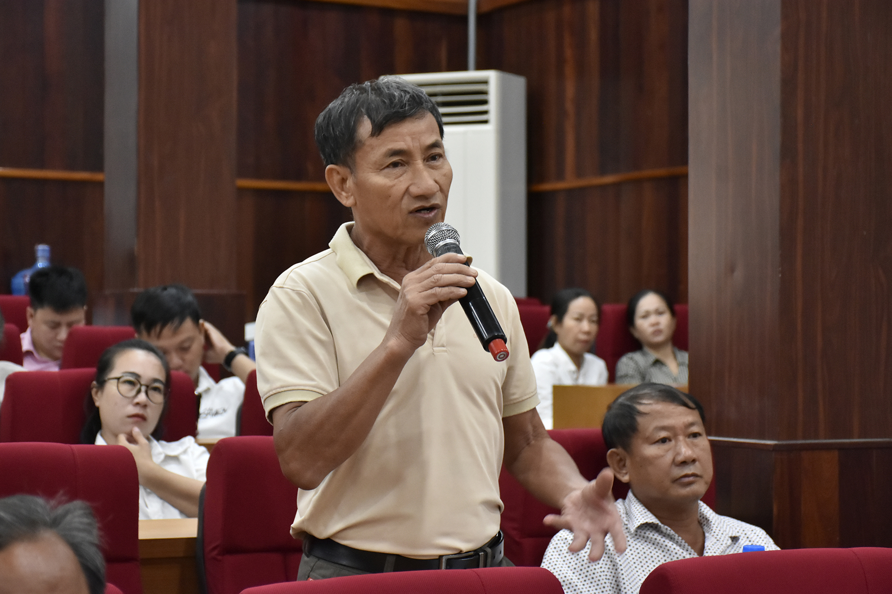Cử tri Trần Quang Định (KP.Phước Lập, phường Mỹ Xuân) kiến nghị tăng cường nêu cao ý thức phòng chống cháy nổ tại các khu nhà trọ trên địa bàn. 