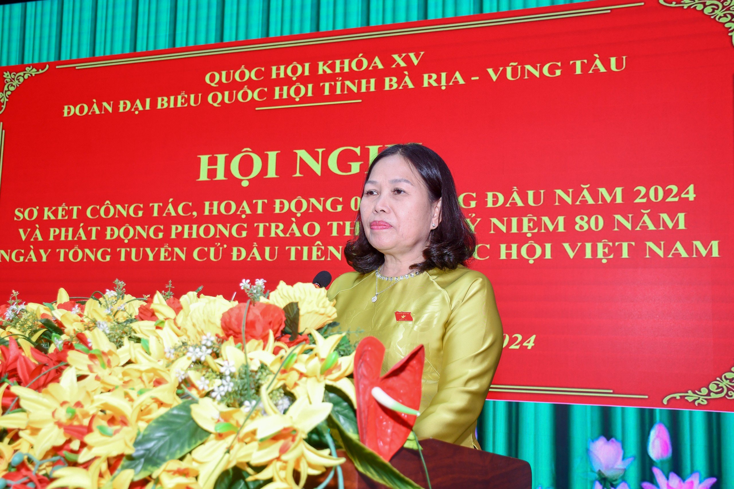 Bà Nguyễn Thị Yến, Phó Bí thư Thường trực Tỉnh ủy, Trưởng Đoàn ĐBQH tỉnh phát động phong trào thi đua Kỷ niệm 80 năm Ngày Tổng tuyển cử đầu tiên bầu Quốc hội Việt Nam.
