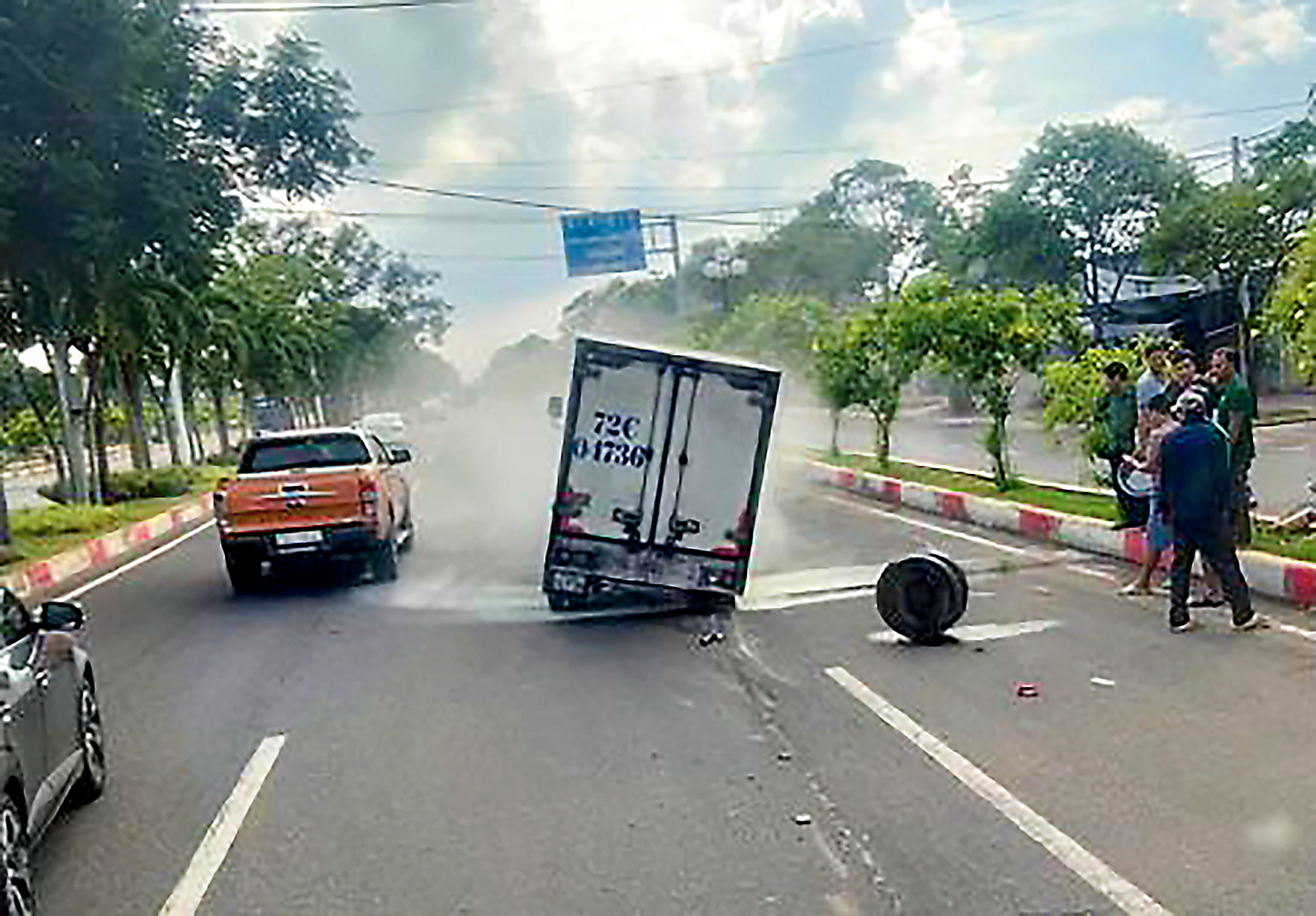 Vụ việc khiến nhiều người dân bị một phen “hú vía” vì tình huống quá nguy hiểm.