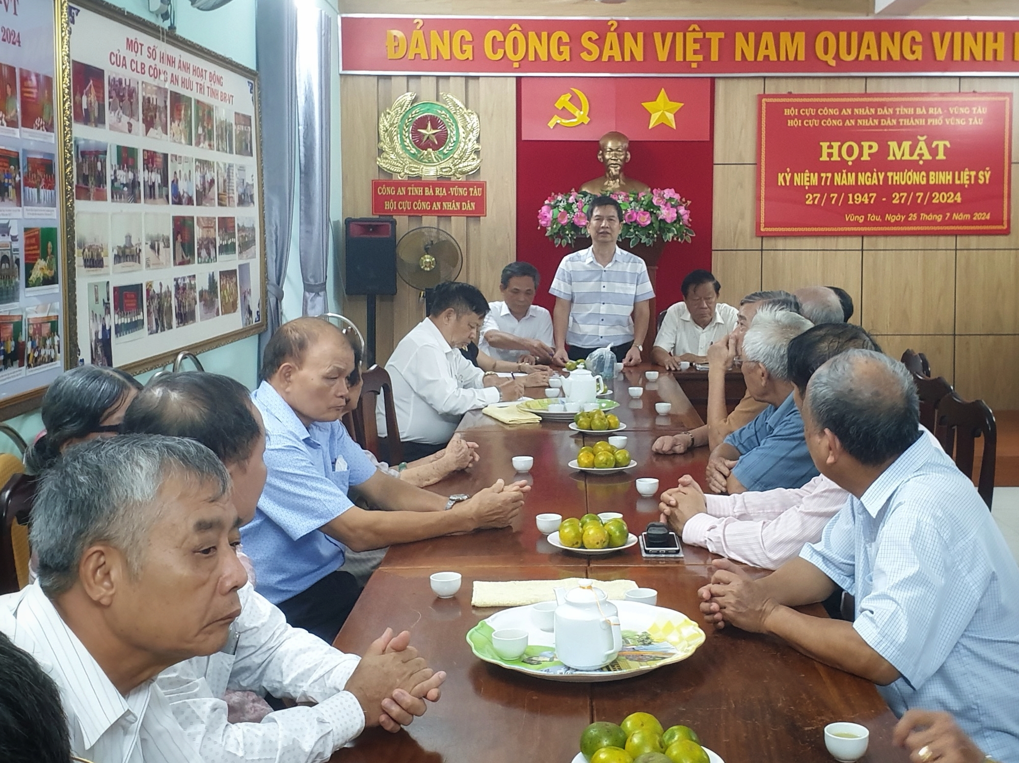 Chương trình gặp mặt.