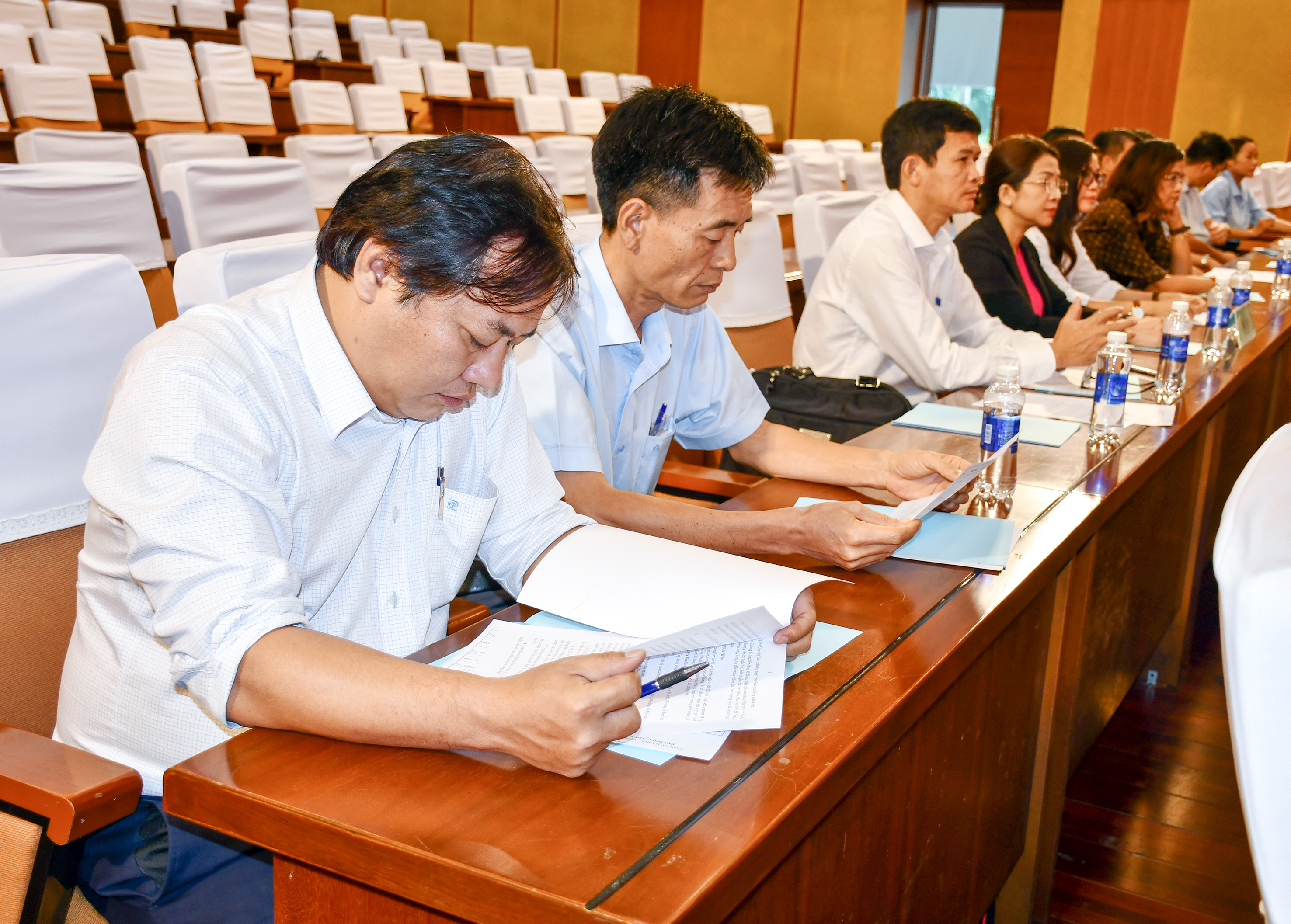 Bà Nguyễn Thị Yến, Phó Bí thư Thường trực Tỉnh ủy, Trưởng Đoàn ĐBQH tỉnh đánh giá cao trình độ chuyên môn, năng lực lẫn phẩm chất chính trị, đạo đức của các ứng viên tham gia kỳ thi này.