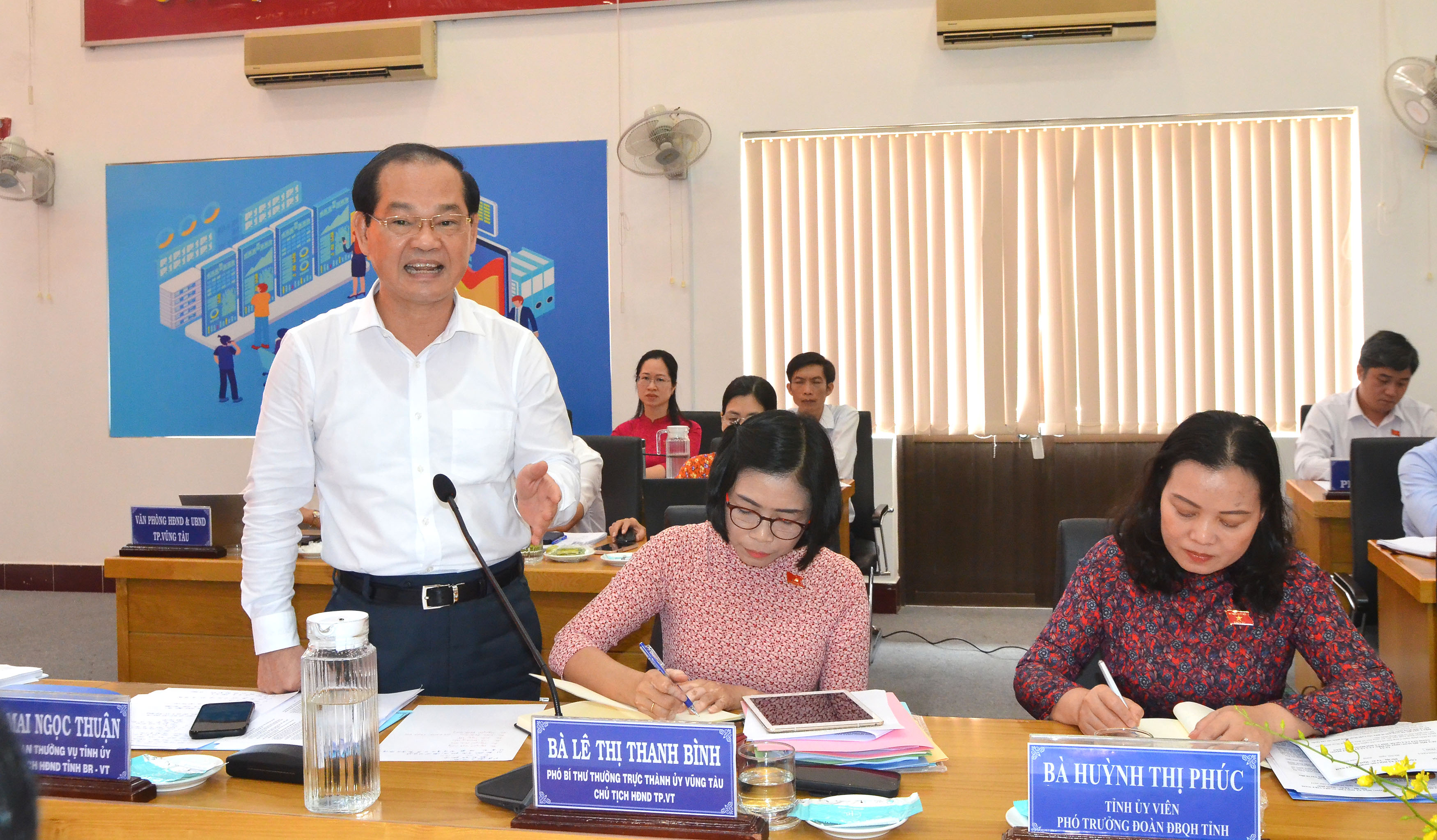 Ông Mai Ngọc Thuận, Ủy viên Ban Thường vụ Tỉnh ủy, Phó Chủ tịch HĐND tỉnh phát biểu tại buổi làm việc.