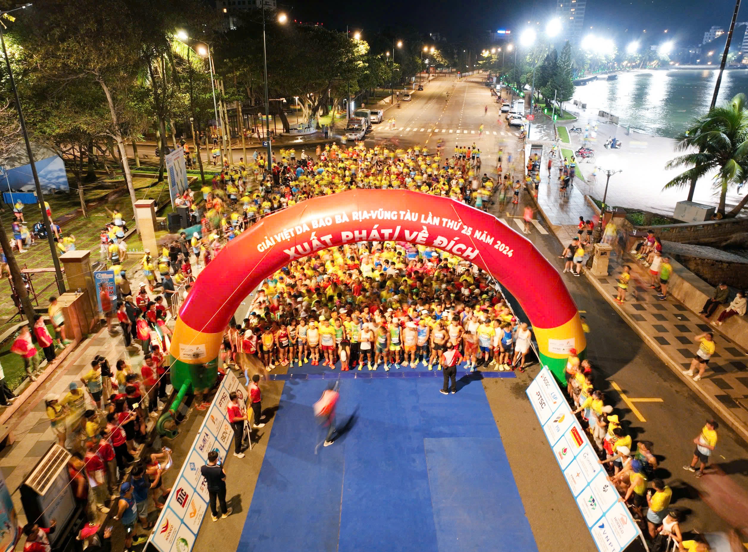 Xuất phát cự ly 21km.