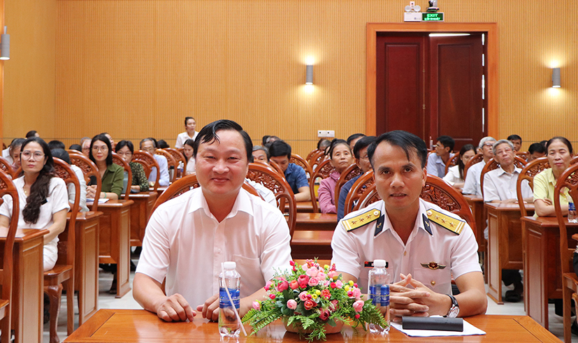 Các đại biểu tham dự hội nghị.