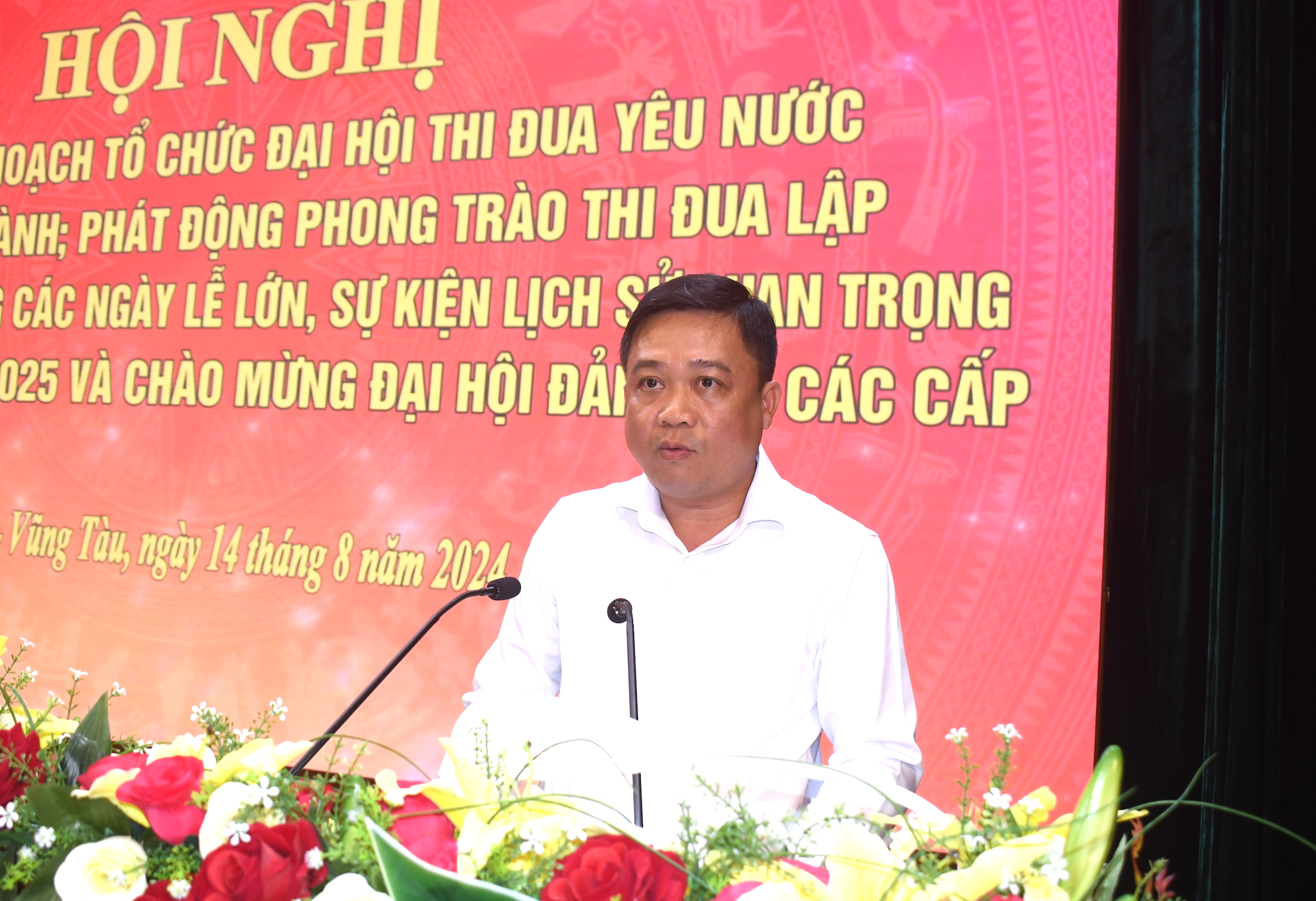 ng Hoàng Trung Kiên , Giám đốc Ban Quản lý dự án chuyên ngành giao thông tỉnh phát biểu hưởng ứng phong trào thi đualập thành tích chào mừng các ngày lễ lớn, sự kiện lịch sử quan trọng trong 2 năm 2024-2025 và chào mừng Đại hội Đảng bộ các cấp