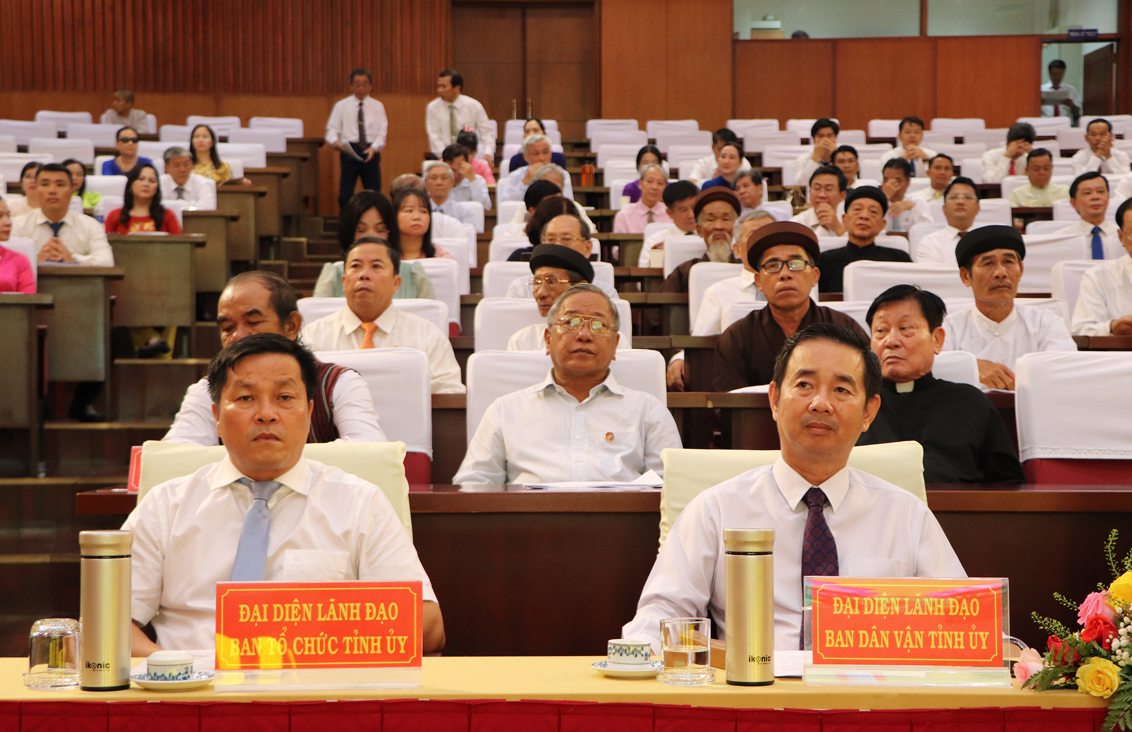 Đại diện lãnh đạo Ban Dân vận Tỉnh ủy, Ban Tổ chức Tỉnh ủy tham dự Đại hội.