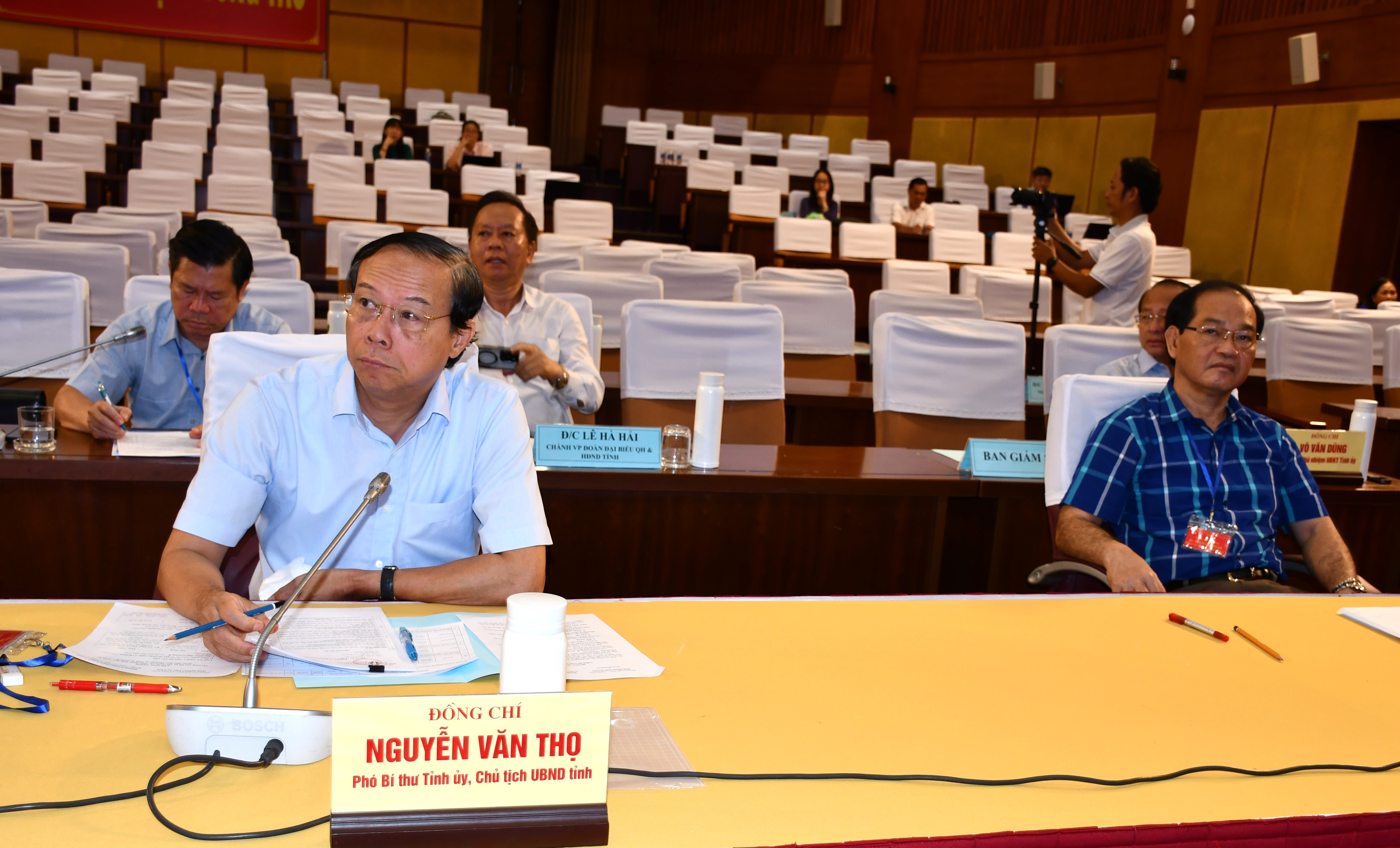Ông Nguyễn Văn Thọ, Chủ tịch UBND tỉnh, Phó Chủ tịch Hội đồng thi tuyển các chức danh lãnh đạo, quản lý tỉnh năm 2024 điều hành phần trình bày đề án.