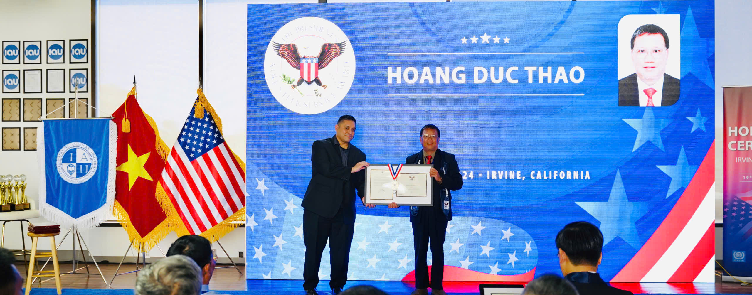 Ông Hoàng Đức Thảo, Chủ tịch HĐQT Busadco nhận giải thưởng “Phụng sự tình nguyện” toàn cầu