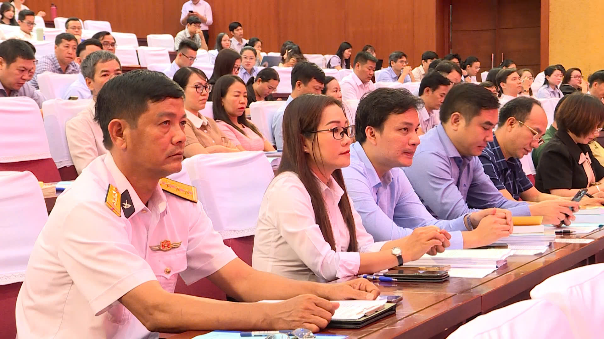 Hơn 500 đại biểu tham dự hội nghị cả trực tiếp và trực tuyến