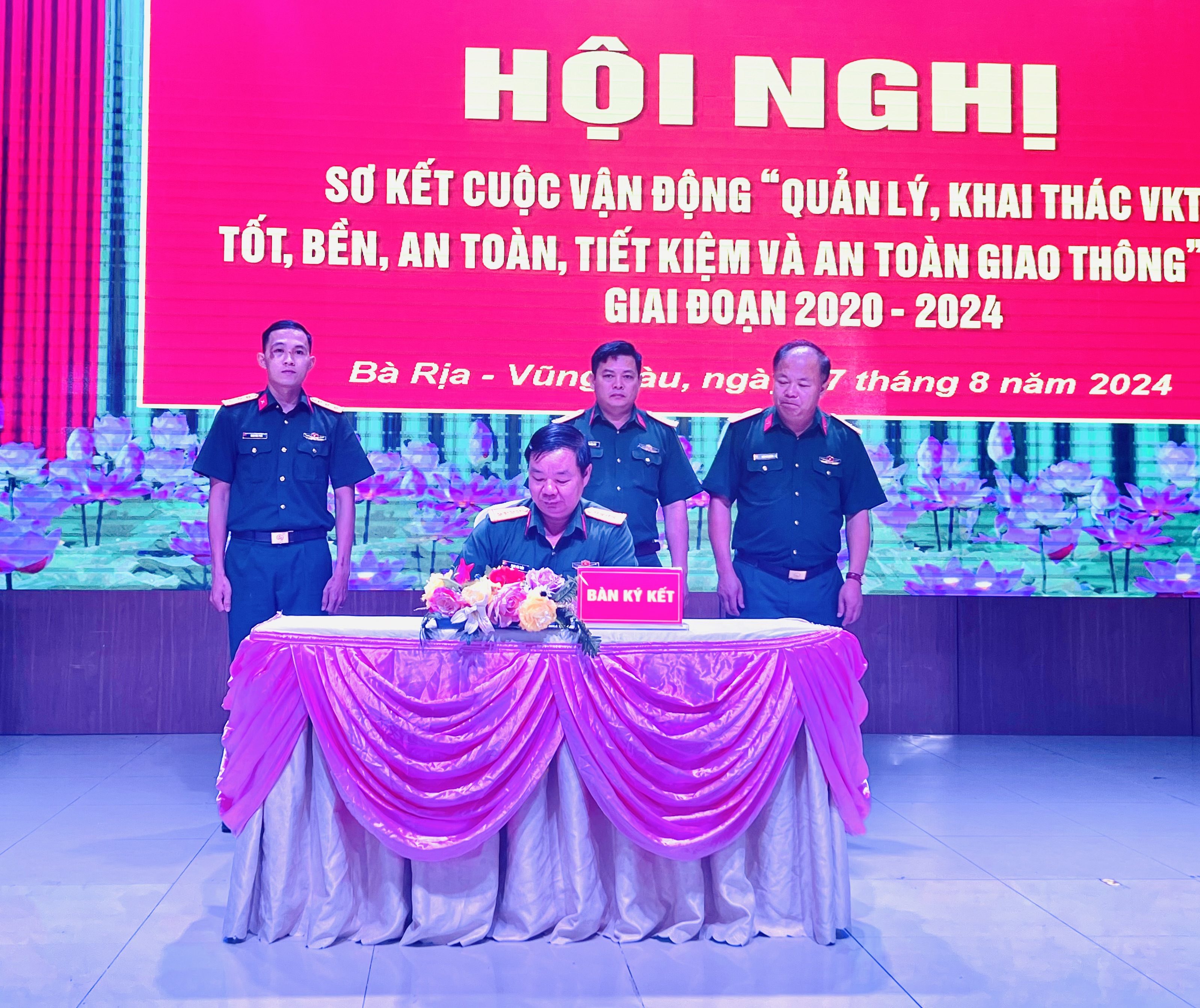 Các cơ quan, đơn vị thuộc Bộ CHQS tỉnh ký kết giao ước thi đua thực hiện cuộc vận động 50 giai đoạn 2025-2029.