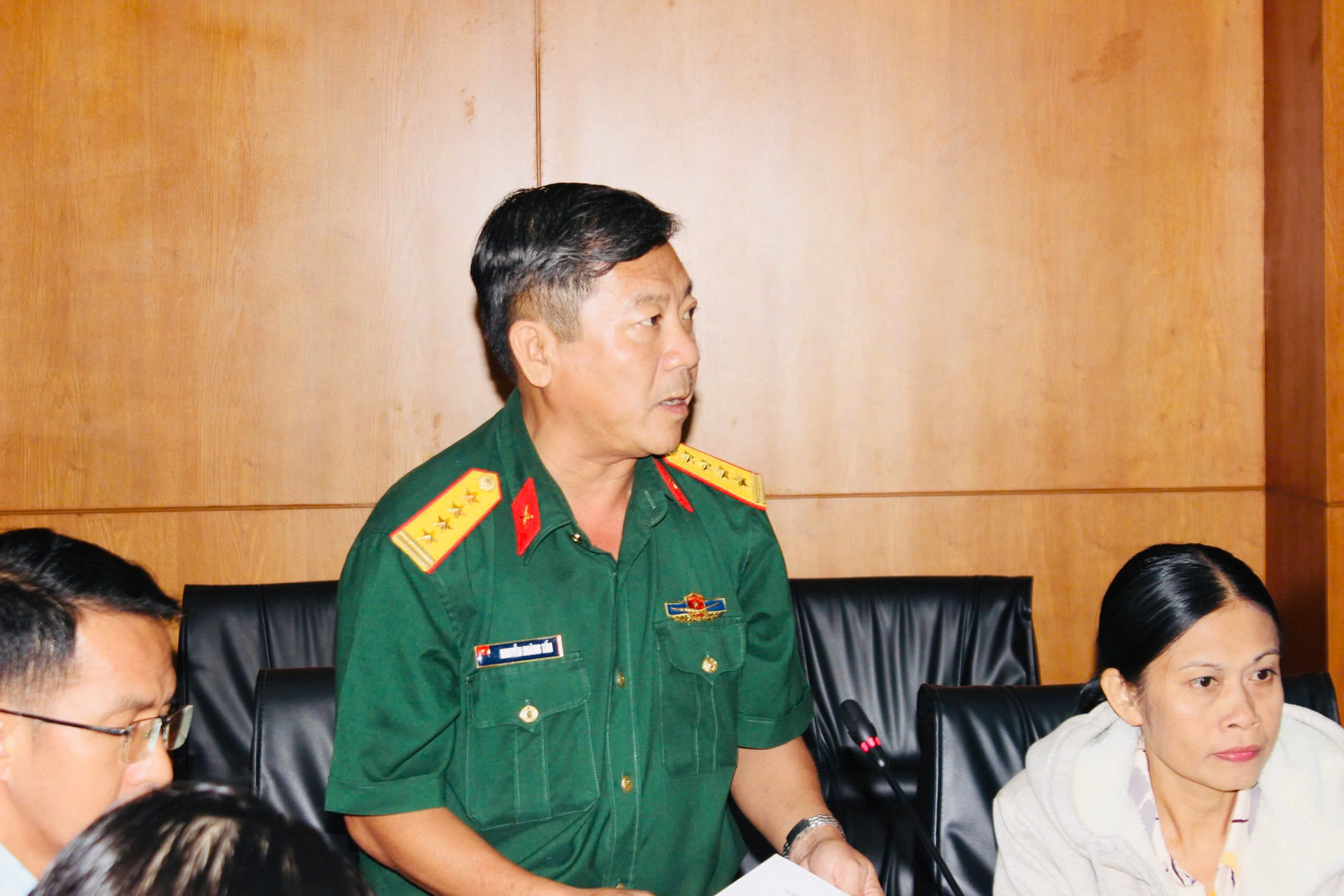 Các đại biểu phát biểu tại hội nghị giao ban công tác xâyd ựng Đảng tháng 8/2024.