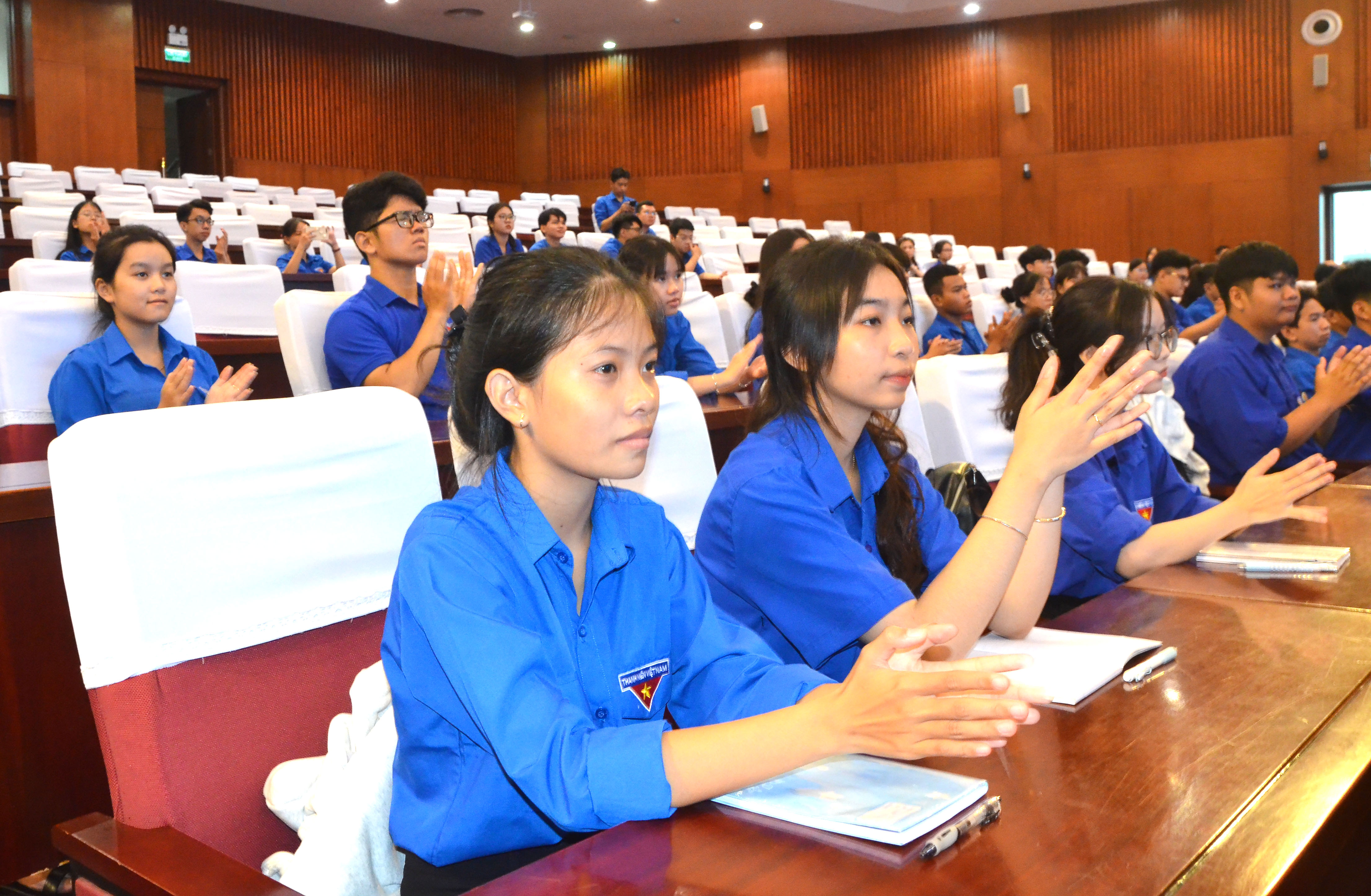 Cán bộ Đoàn, Hội tham gia lớp tập huấn.