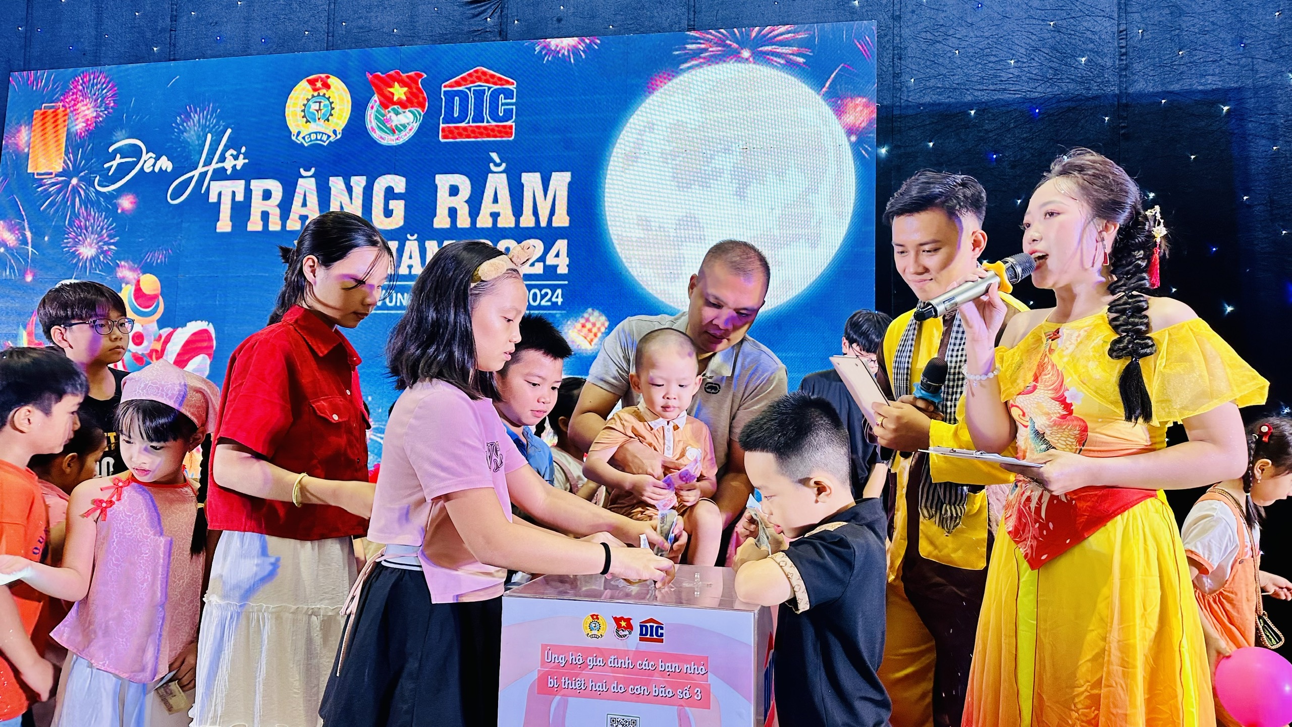 Đặc biệt trong chương trình 