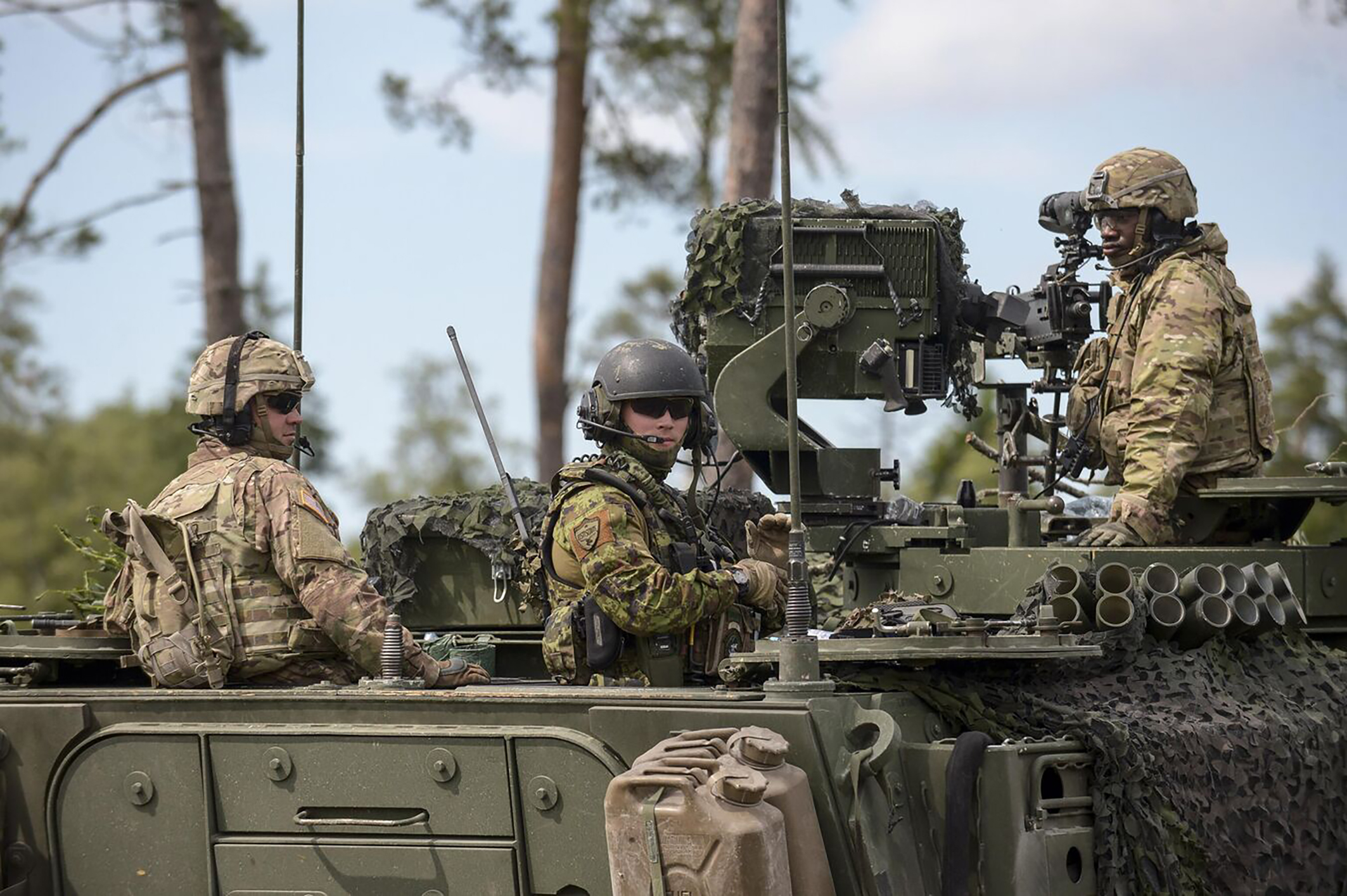 Cuộc tập trận quân sự Sabre Strike của NATO.