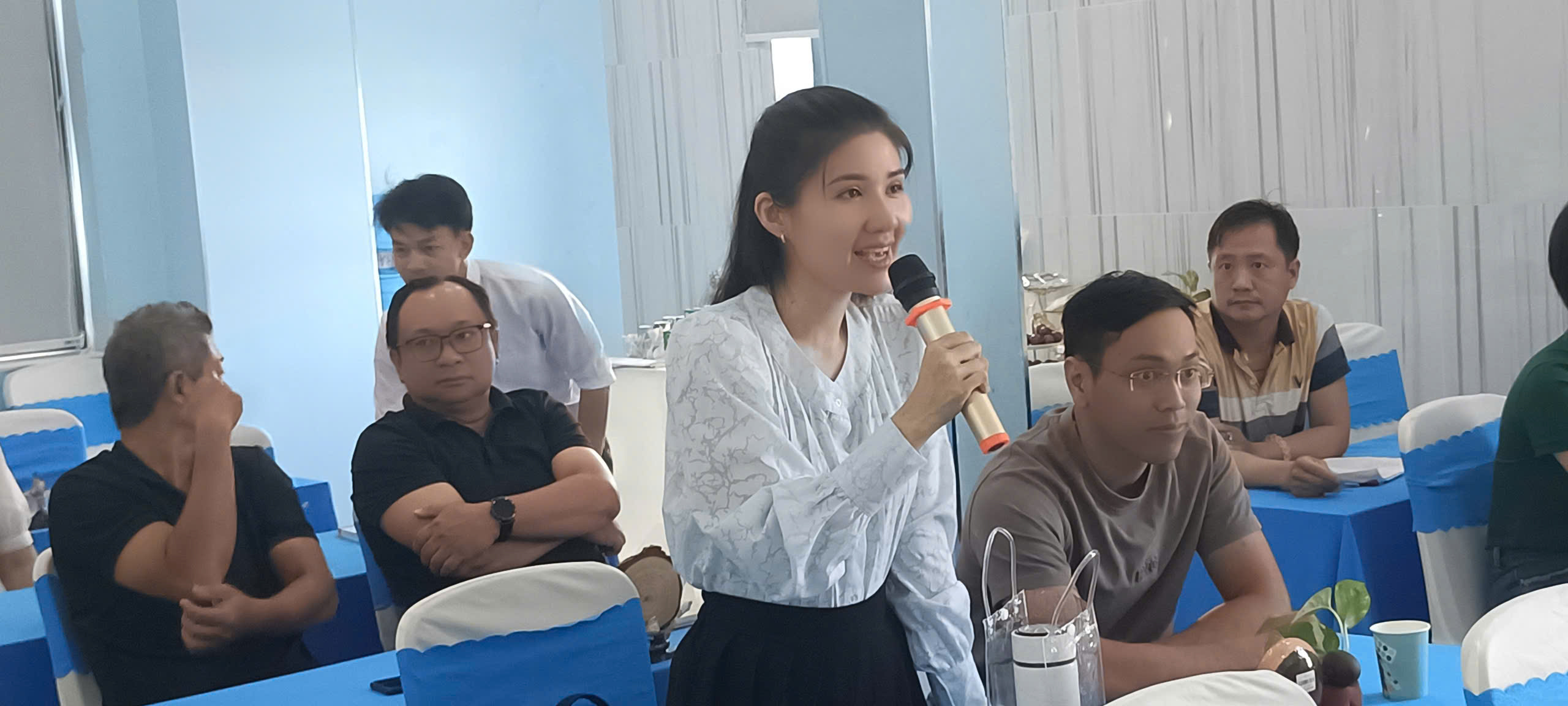 Doanh nghiệp khởi nghiệp tham gia tọa đàm “Chia sẻ triển khai Video marketing hỗ trợ gia tăng doanh số bán hàng trên nền tảng xã hội” ngày 5/10.