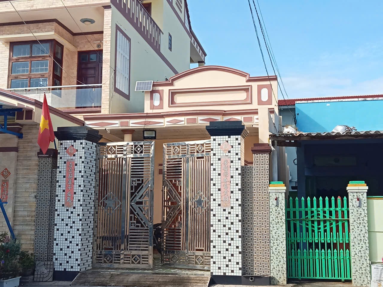 Căn nhà và đất mà ông Trương Văn Cu đang tranh chấp với mẹ.