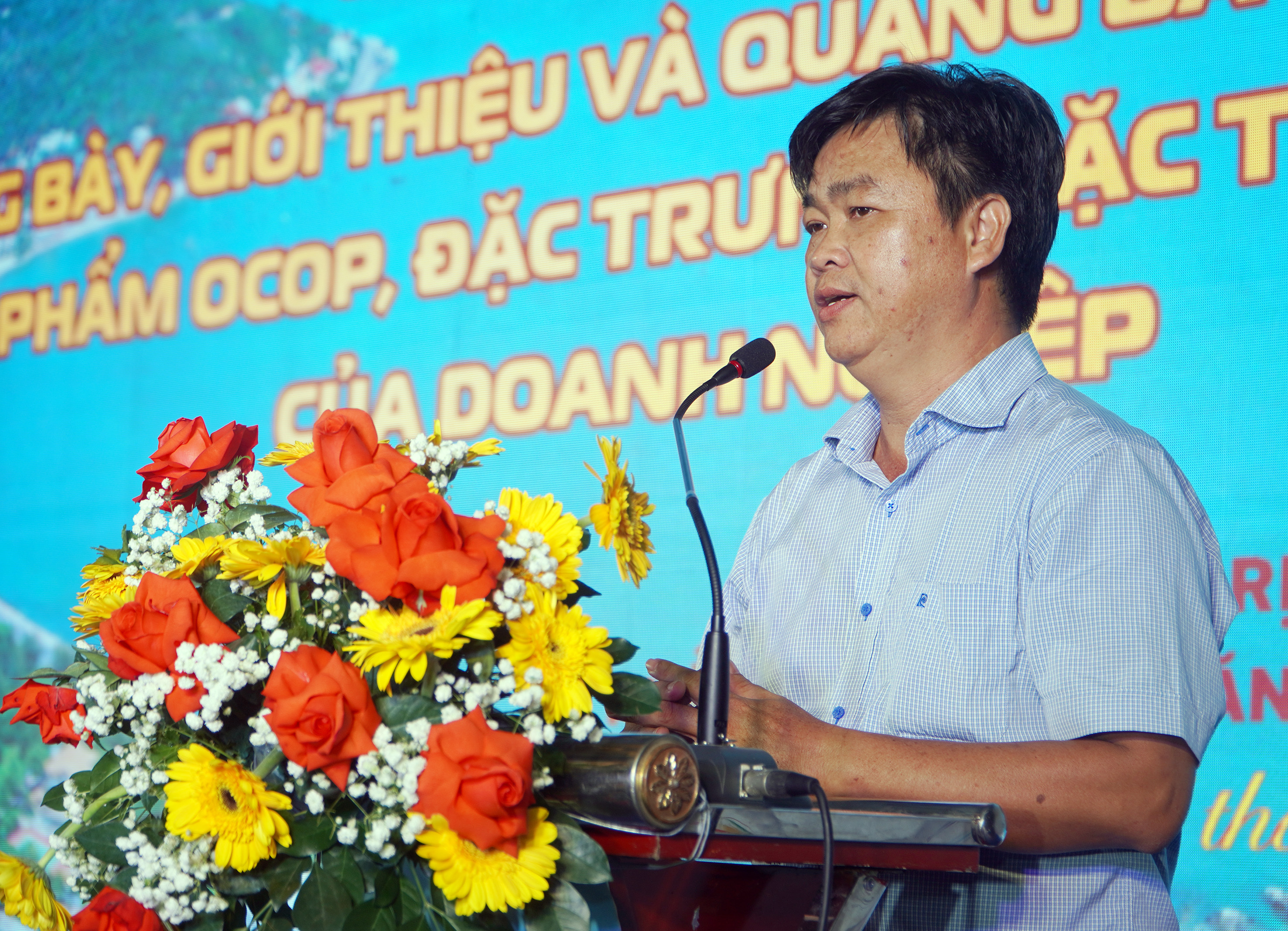 Phó Trưởng Ban Tuyên giáo Tỉnh ủy Lê Văn Minh phát biểu chúc mừng sự kiện.