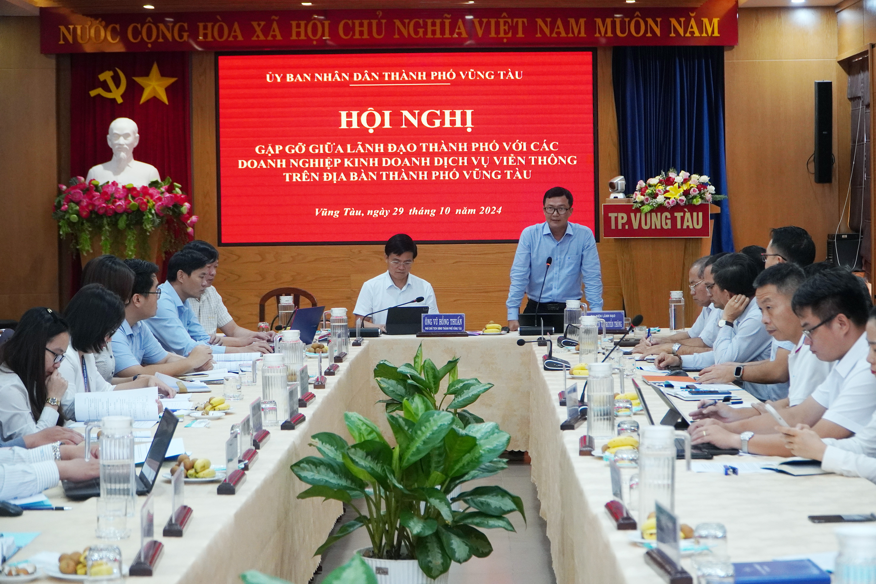Ông Nguyễn Kỳ, Phó Giám đốc Sở TT-TT đánh giá cao việc Vũng Tàu tổ chức hội nghị gặp gỡ với DN viễn thông để phối hợp tốt trong phát triển hạ tầng viễn thông.