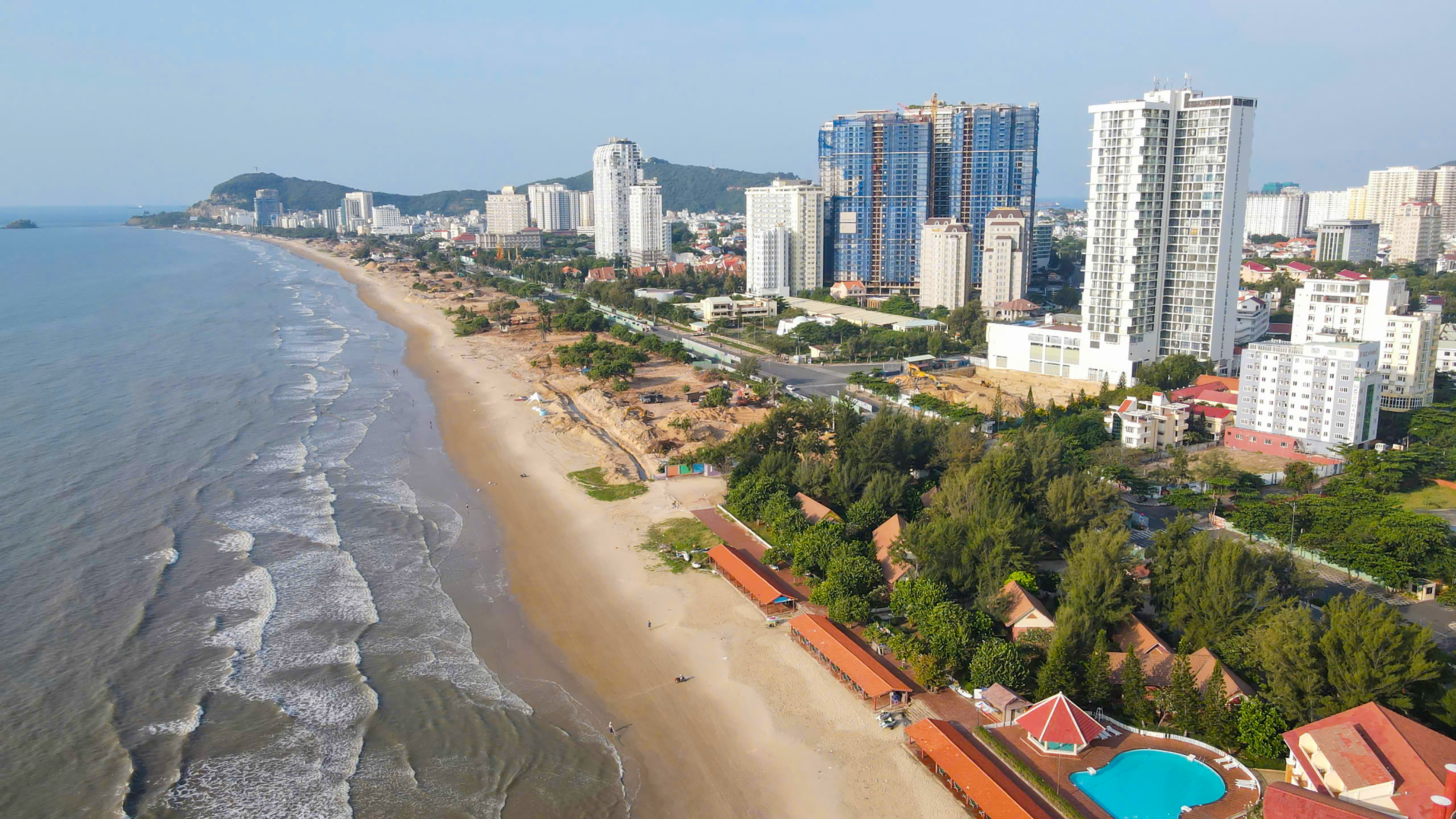 Dự án chỉnh trang trục đường Thùy Vân được khởi công vào ngày 28/10. Dự án thực hiện trên diện tích hơn 19 ha với tổng mức đầu tư 1.094 tỉ đồng. 