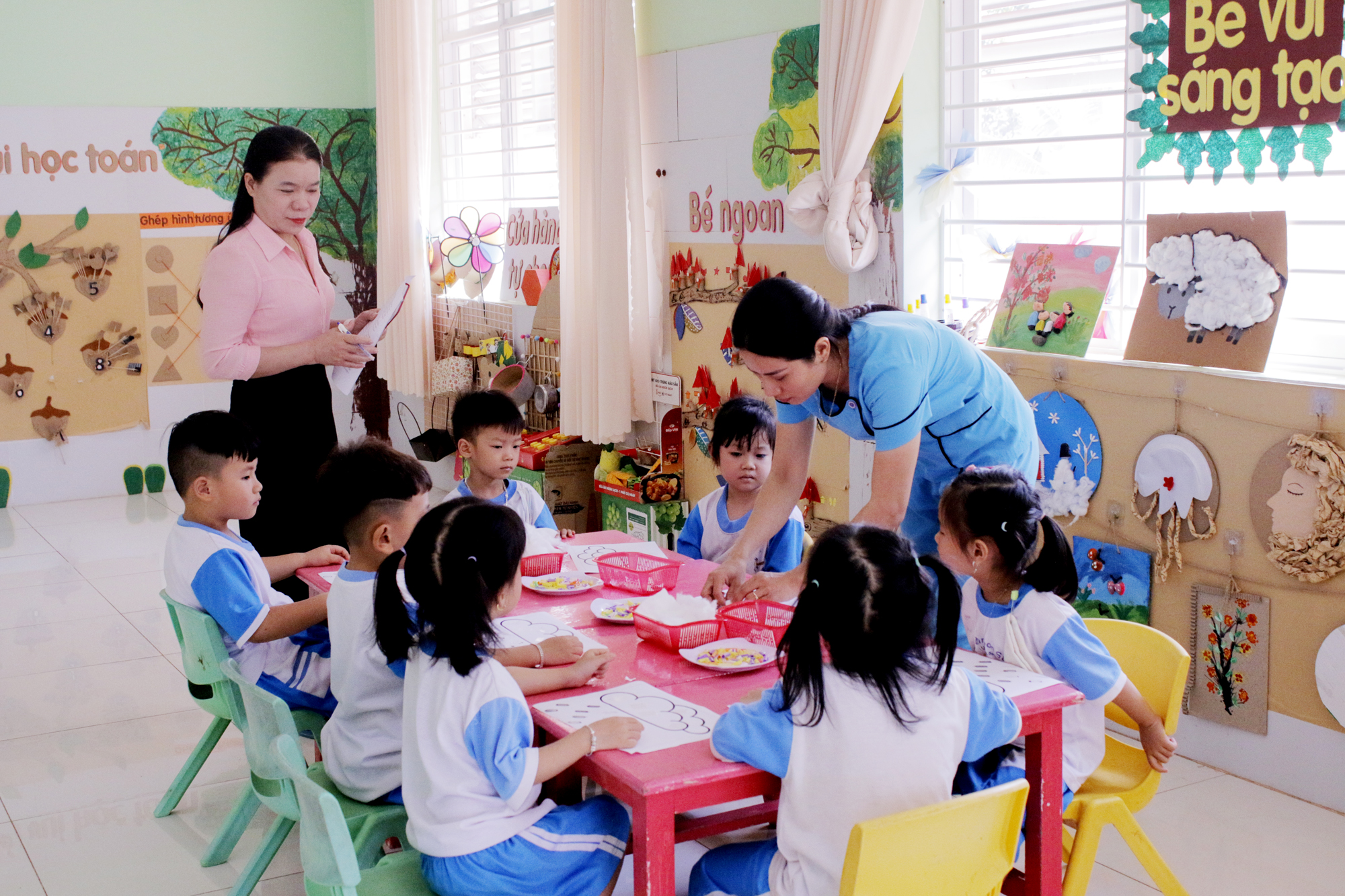 Tỉnh tiếp tục hỗ trợ 100% học phí cho trẻ nhà trẻ, trẻ mẫu giáo, học sinh THPT và học viên trong tỉnh bắt đầu từ năm học 2024-2025. 