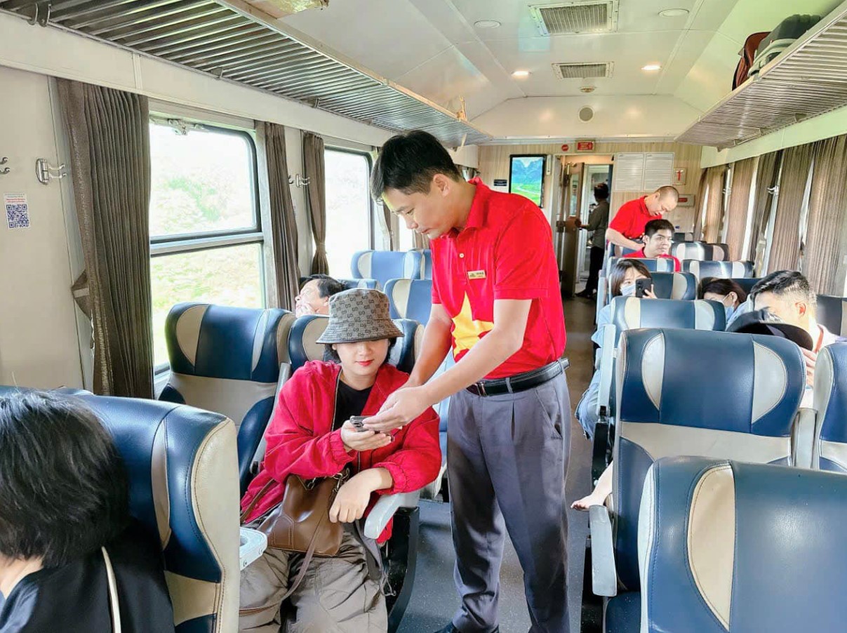 Ngoài đường sắt tăng nhiều chuyến tàu dịp Tết Nguyên đán Ất Tỵ 2025.