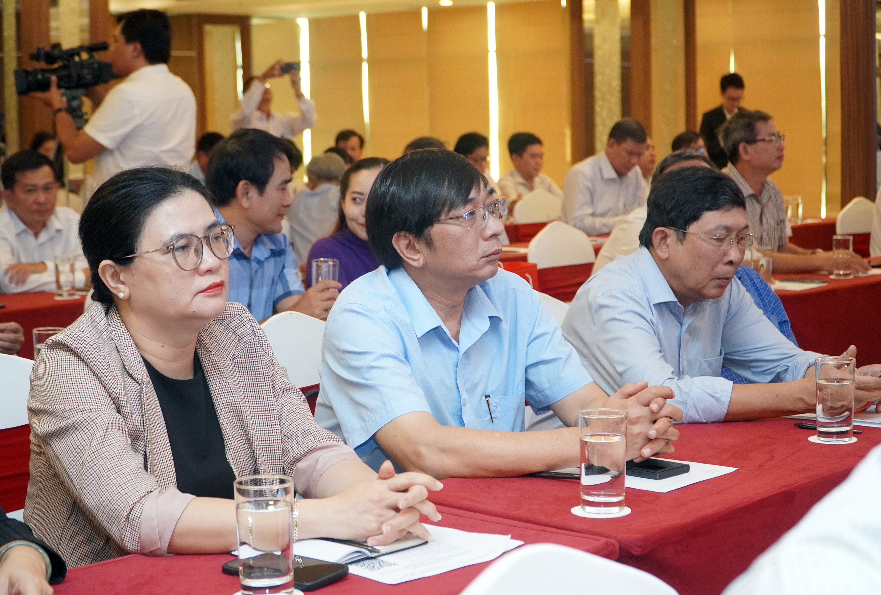 Lãnh đạo các cơ quan báo chí tham dự hội nghị.