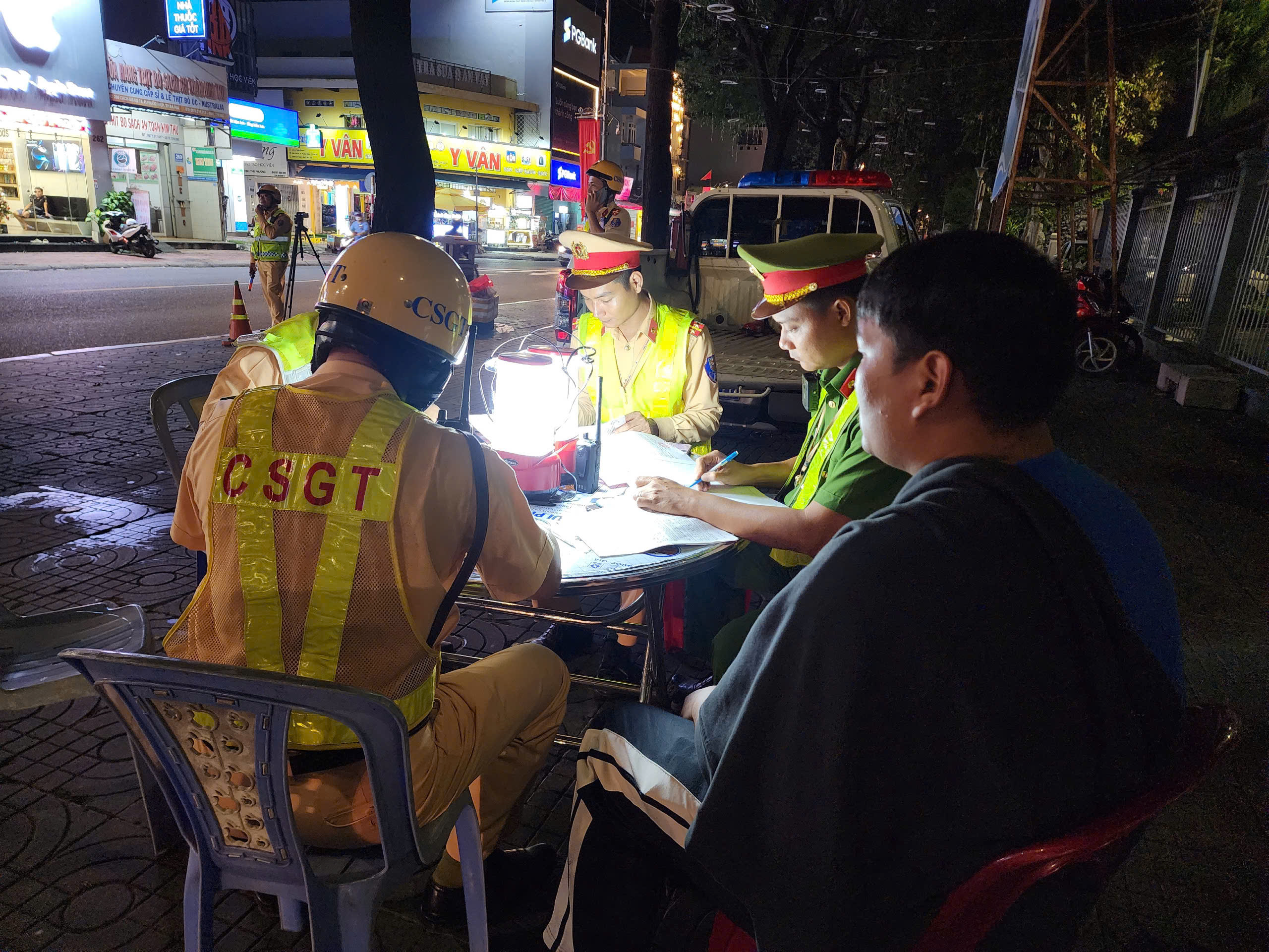 Đội CSGT và Trật tự (Công an TP.Bà Rịa) lập biên bản 1 trường hợp điều khiển phương tiện vi phạm nồng độ cồn