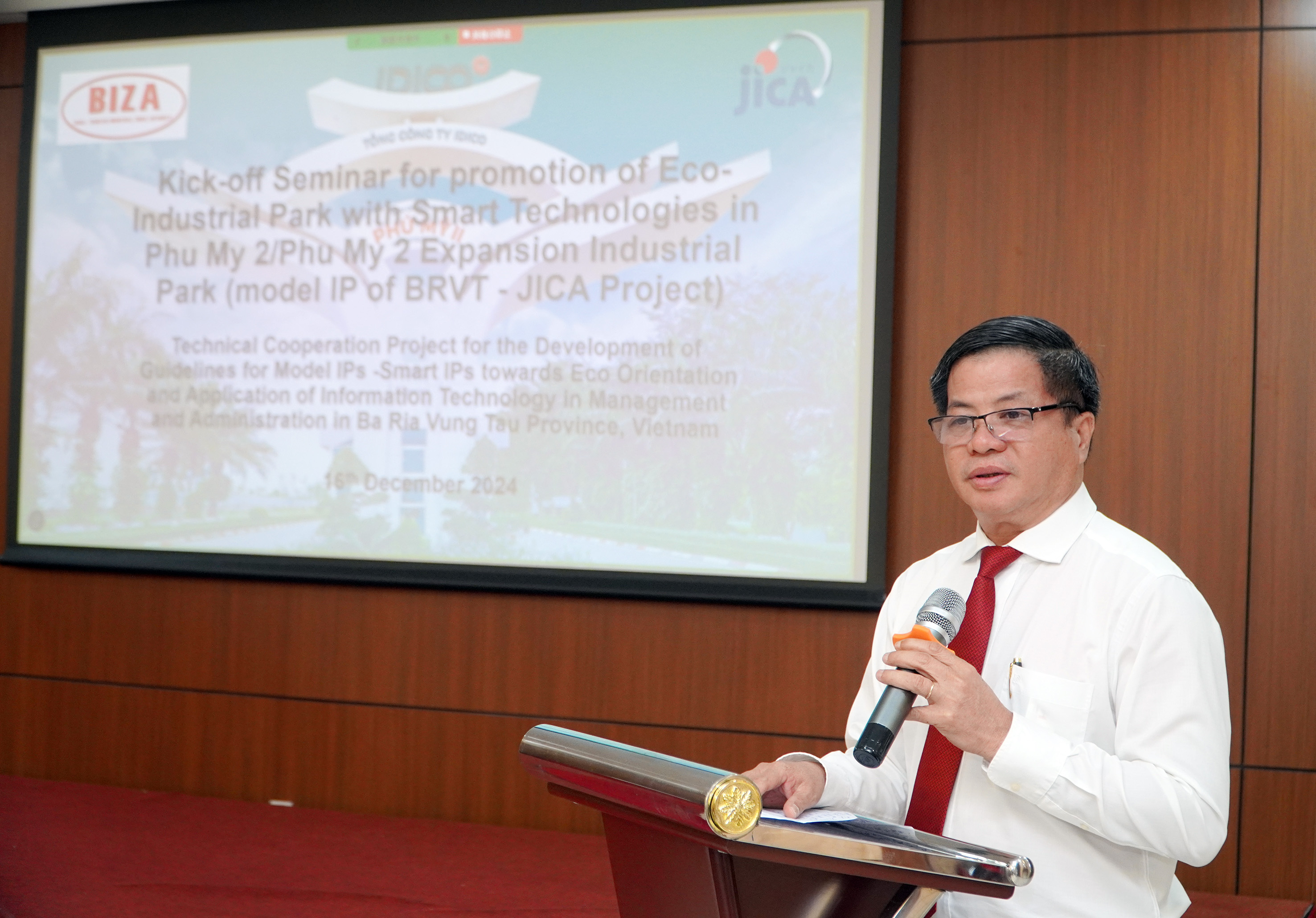 Ông Võ Thanh Phong, Trưởng Ban Quản lý các KCN phát biểu tại hội thảo.