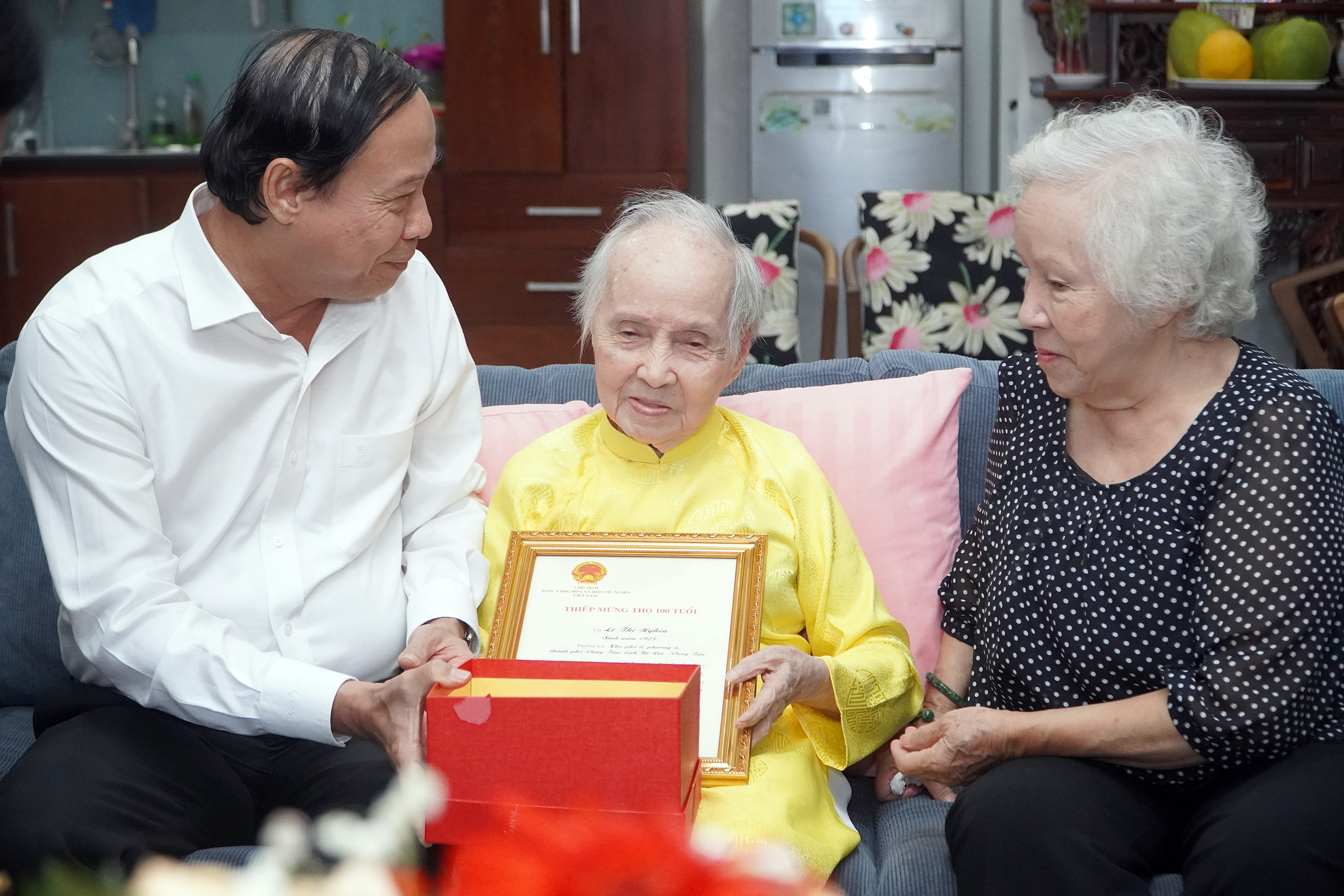 Chủ tịch UBND 