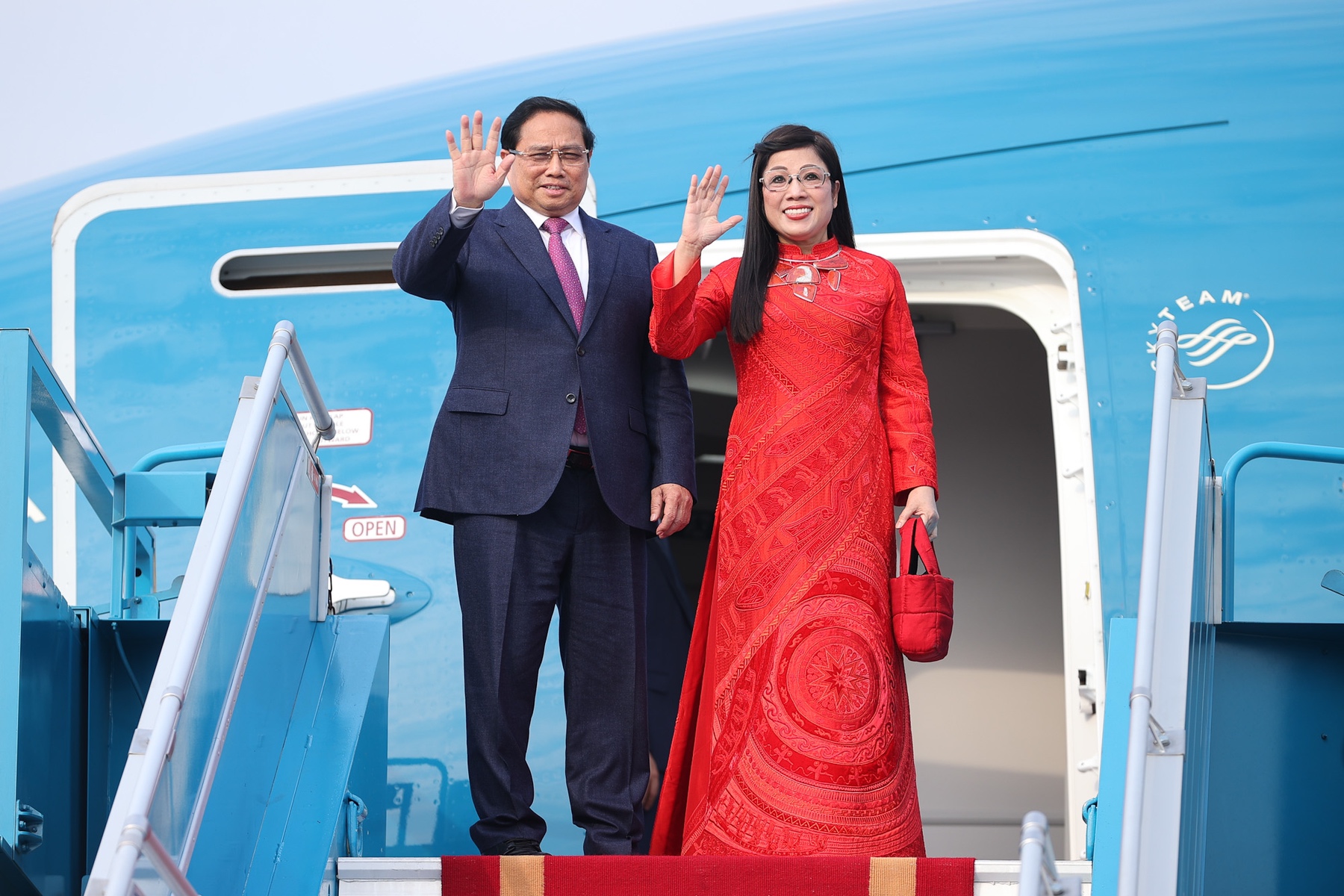 Thủ tướng Phạm Minh Chính và Phu nhân lên đường thăm chính thức Ba Lan, Czech và tham dự WEF tại Thụy Sĩ.