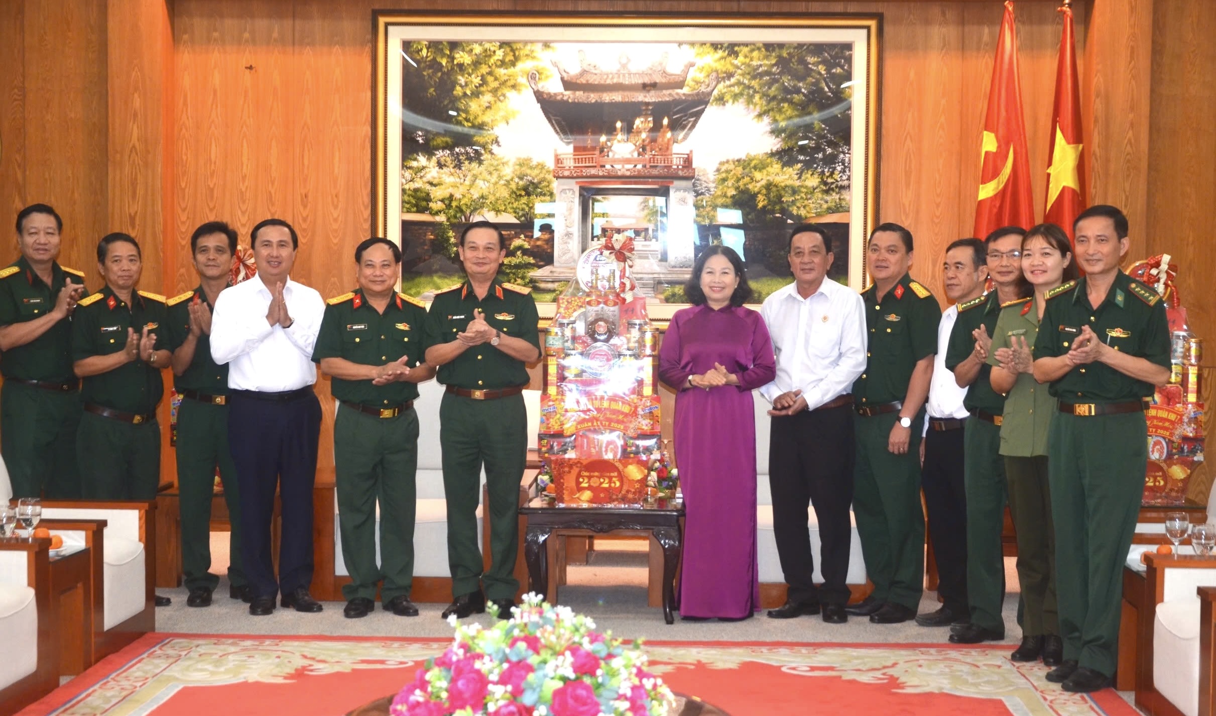 Đoàn công tác Bộ Tư lệnh Quân khu 7 thăm, chúc Tết tỉnh Bà Rịa-Vũng Tàu.