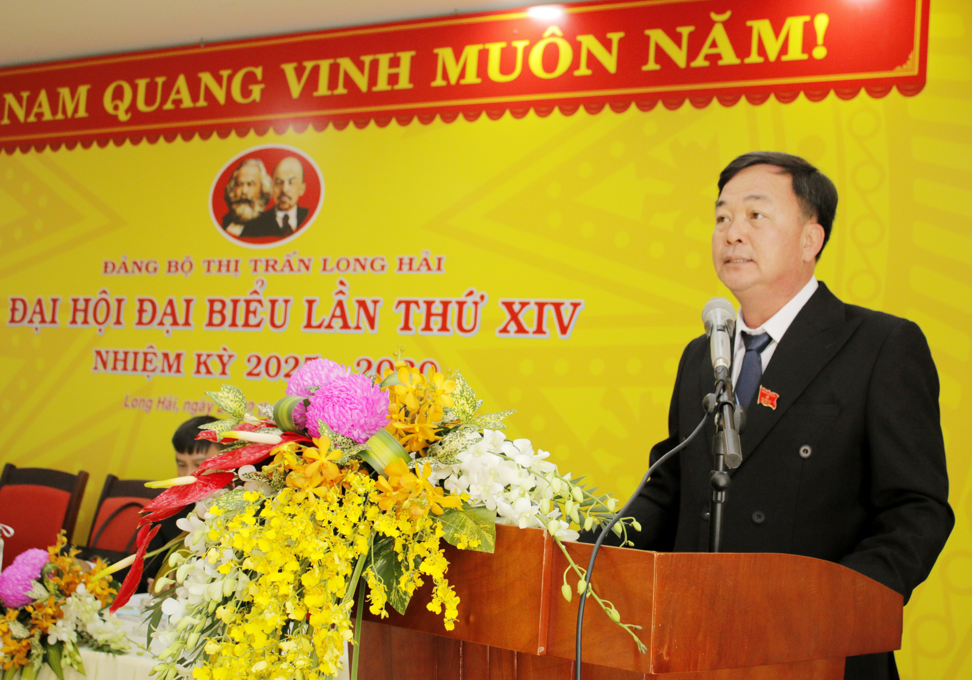 Ông Nguyễn Xuân Tiến, Bí thư Đảng ủy TT. Long Hải phát biểu khai mạc phiên trù bị.