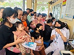 Phụ huynh gấp rút đưa trẻ đi tiêm vắc xin phòng bệnh sởi