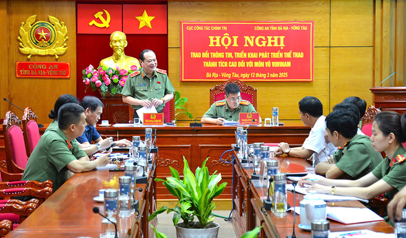 Đoàn Công tác của Cục Công tác chính trị (Bộ Công an) do Thiếu tướng Lê Xuân Đức, Ban Nghiên cứu chuyên đề giúp việc Bộ trưởng làm Trưởng đoàn đã làm việc với Công an tỉnh về việc triển khai phát triển thể thao thành tích cao trong Công an Nhân dân. 