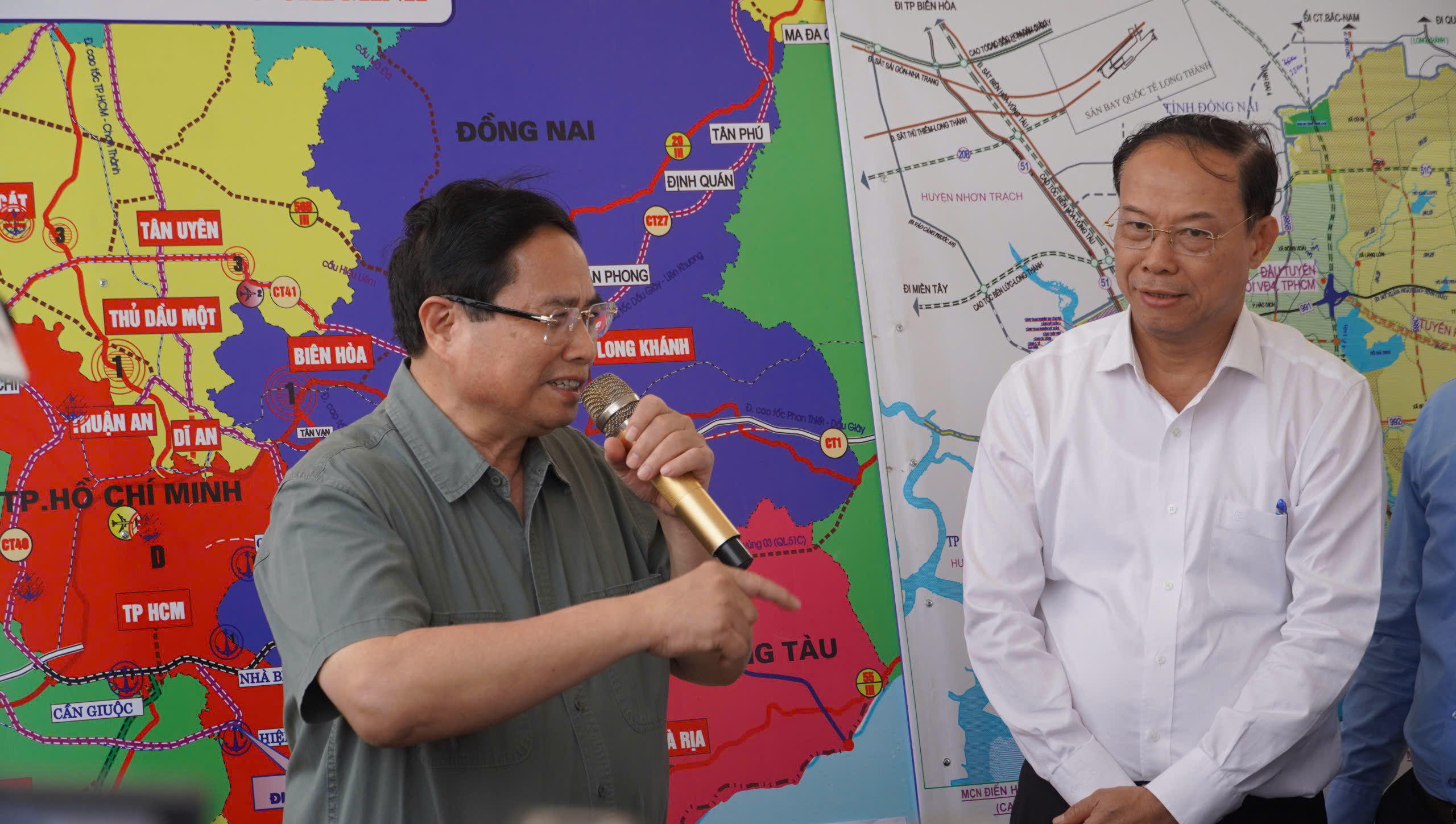 Thủ tướng Phạm Minh Chính trao đổi với lãnh đạo tỉnh Bà Rịa - Vũng Tàu về các vấn đề giao thông kết nối, nhằm thúc đẩy phát triển hạ tầng và đảm bảo tiến độ các dự án giao thông quan trọng trong khu vực.