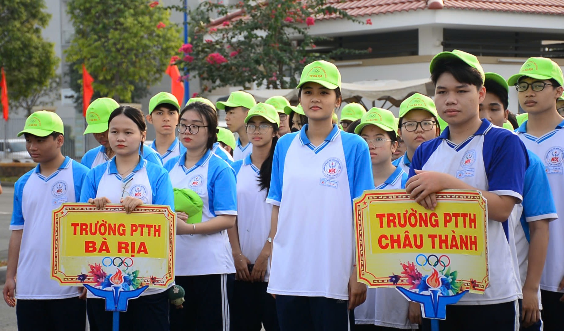 Đại diện các trường học tham gia Lễ phát động Tháng hoạt động TDTT và Ngày chạy Olympic vì sức khỏe toàn dân năm 2025 của TP.Bà Rịa.