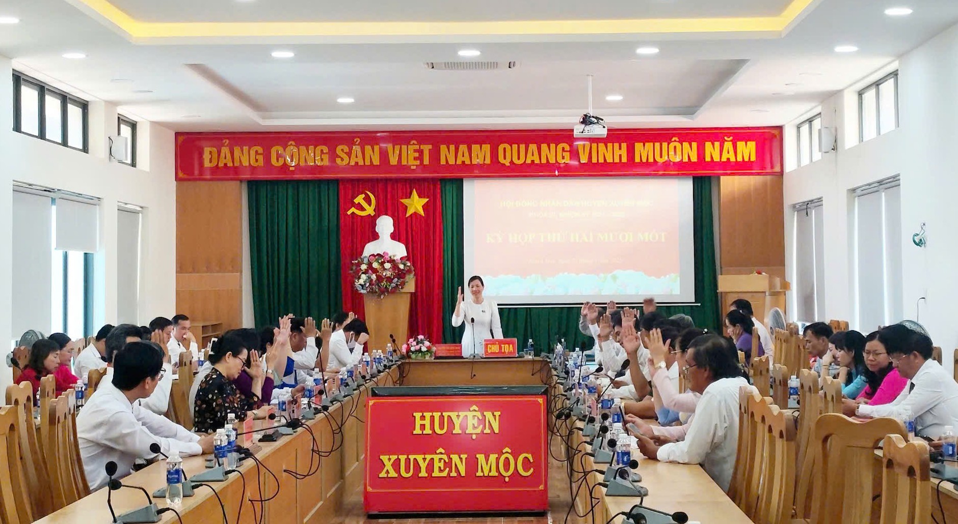 HĐND huyện Xuyên Mộc tổ chức kỳ họp thứ hai mươi mốt.
