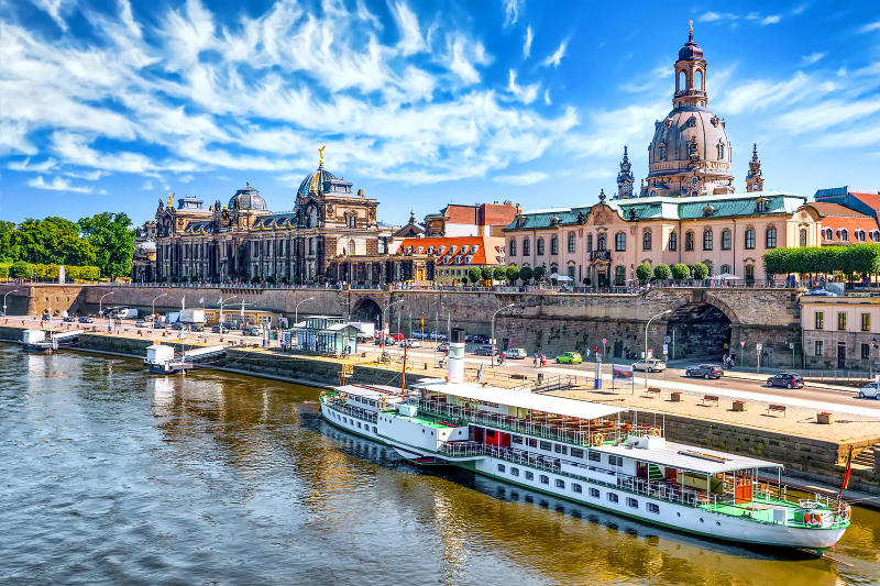 Dresden xinh đẹp nằm hai bên bờ sông Elbe.
