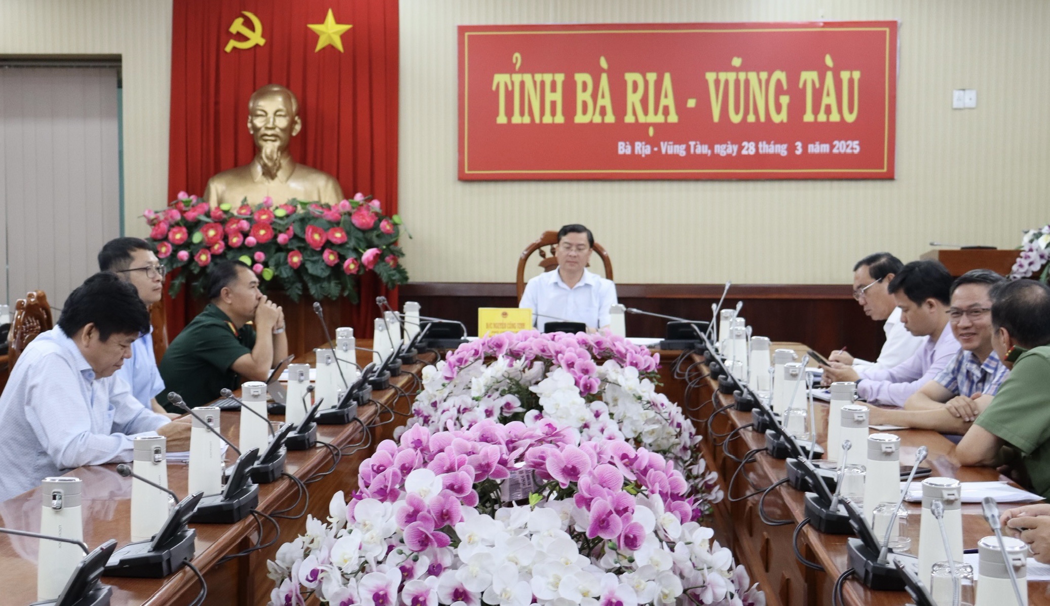 Ông Nguyễn Công Vinh, Phó Chủ tịch UBND tỉnh chủ trì hội nghị tại đầu cầu tỉnh Bà Rịa - Vũng Tàu