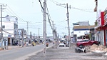 Trụ điện giữa đường làm chậm tiến độ thi công